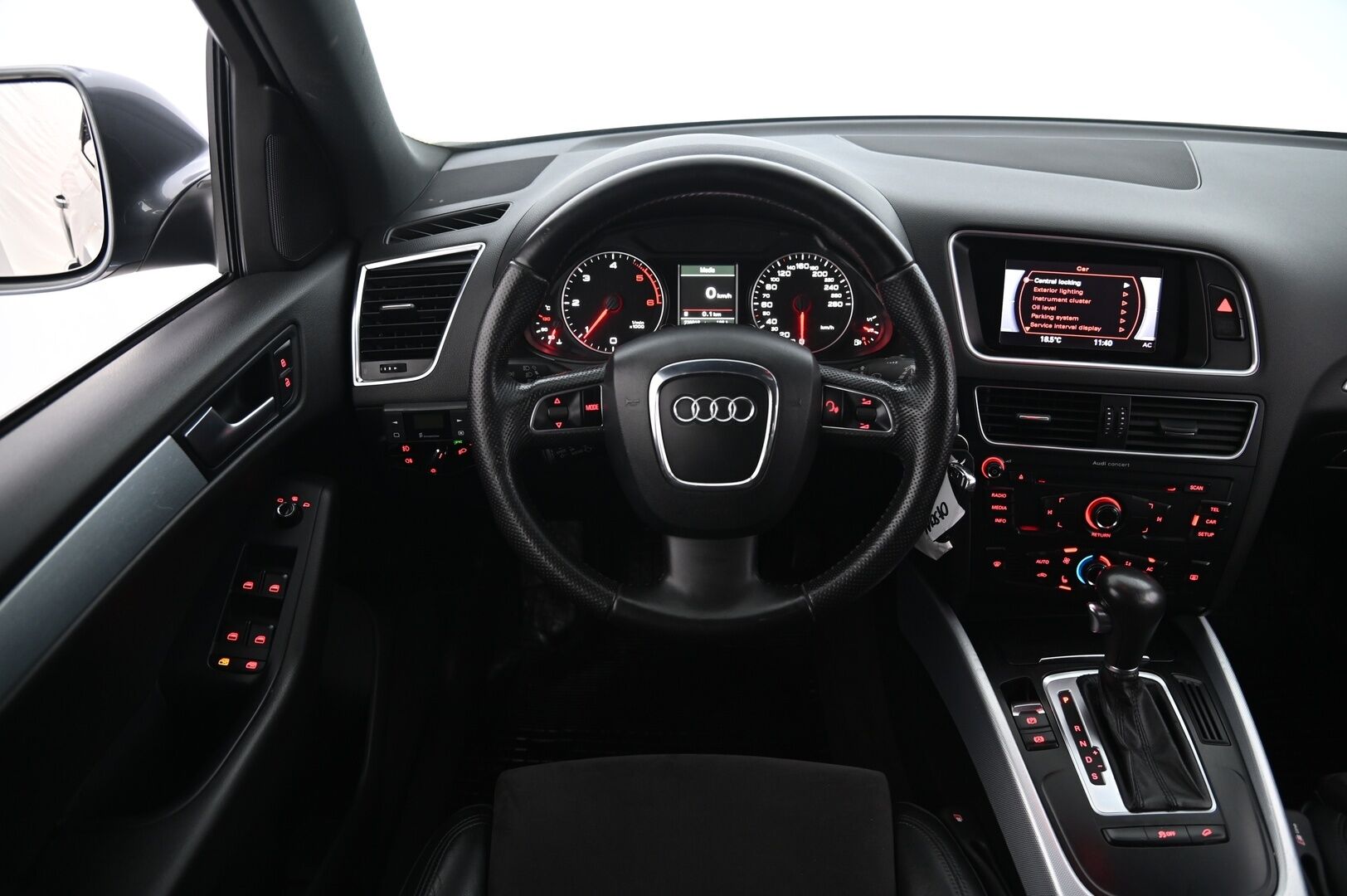 Audi Q5 2012 2,0 TDI quattro S tronic Offroad edition **YritysOutlet - Myydään vain yrityksille* - *2x Renkaat / Koukku / Webasto / Sporttipenkit