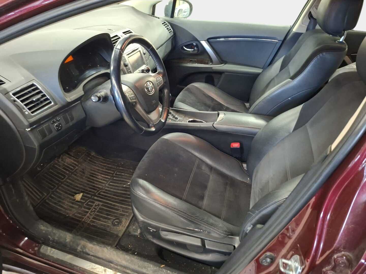 Toyota Avensis 2012 2,0 Valvematic Linea Sol Plus Wagon Multidrive S - YritysOutlet - Myydään vain yrityksille | Navi | Koukku | Kamera | Lohko & Sisä | 2x renkaat ja vanteet|