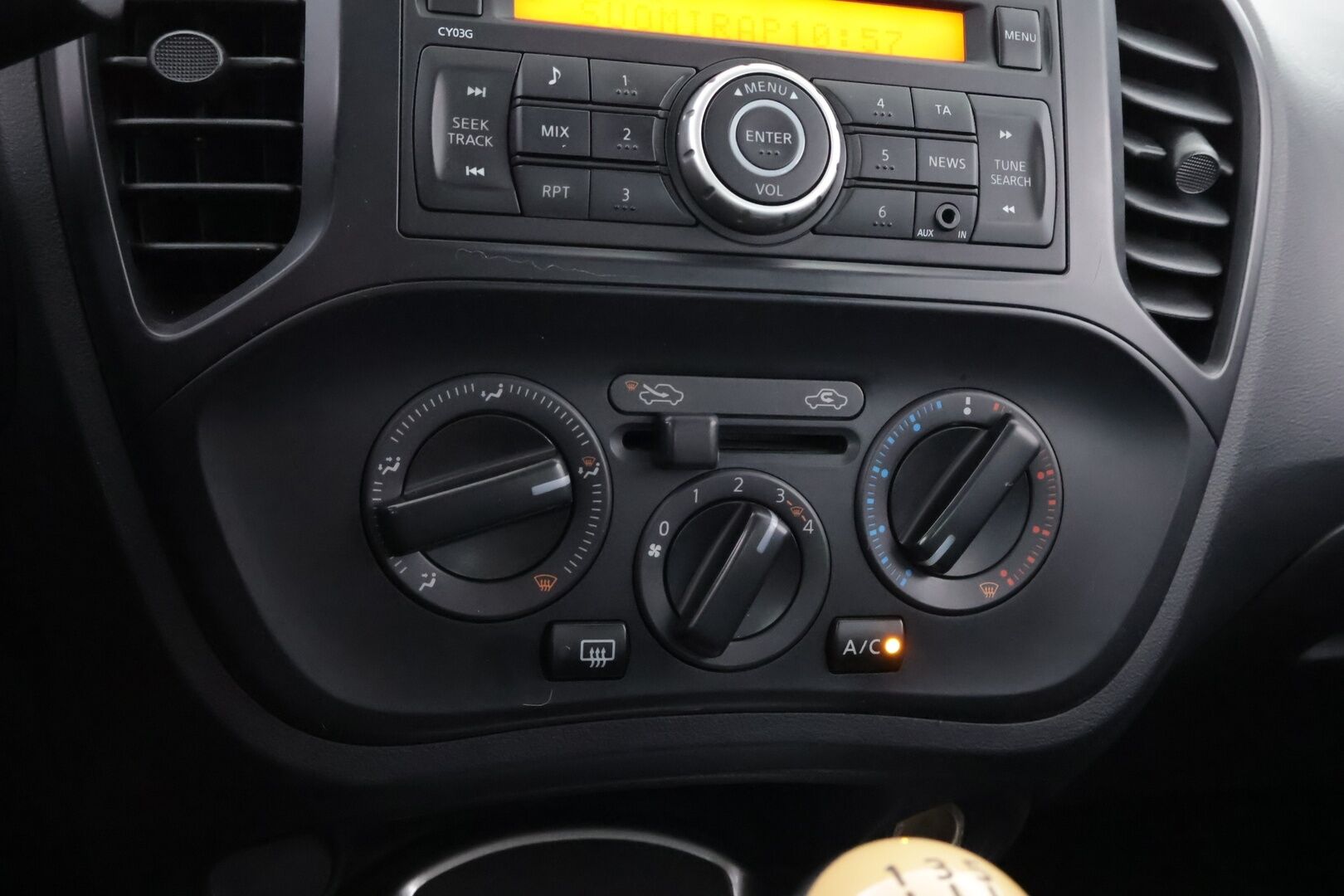 Nissan Juke 2011 1,6L Pure Drive Visia 2WD 5MT - MYYDÄÄN HUUTOKAUPAT.COM!