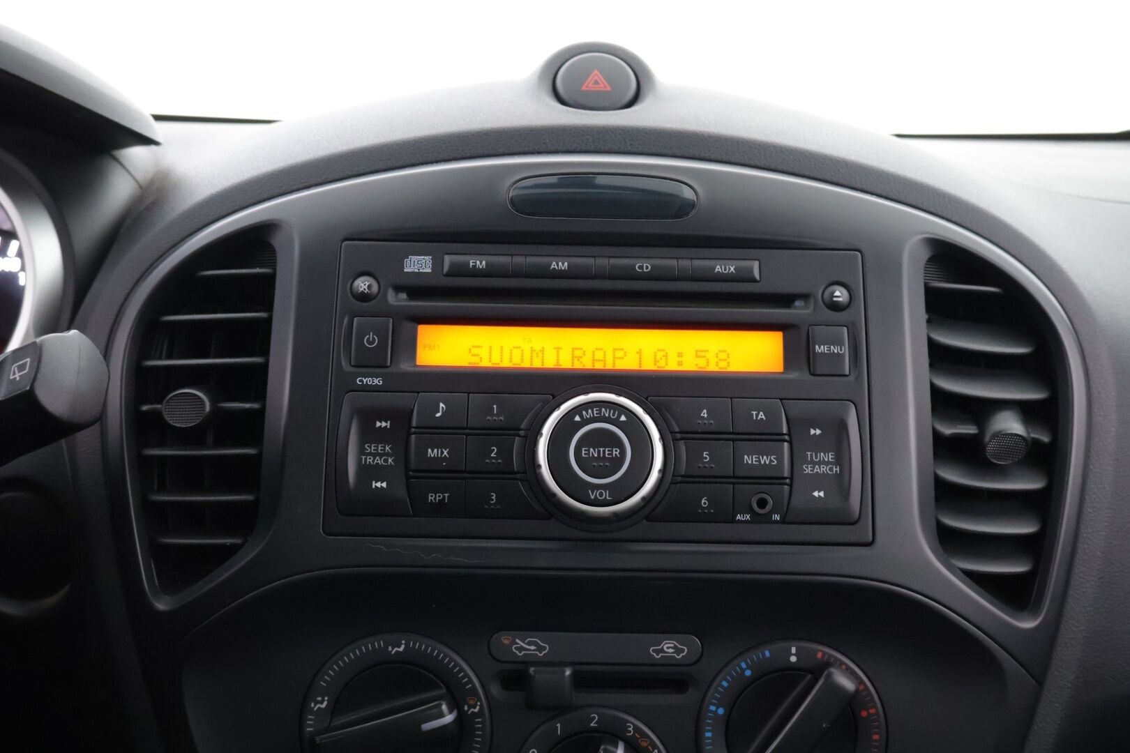 Nissan Juke 2011 1,6L Pure Drive Visia 2WD 5MT - MYYDÄÄN HUUTOKAUPAT.COM!