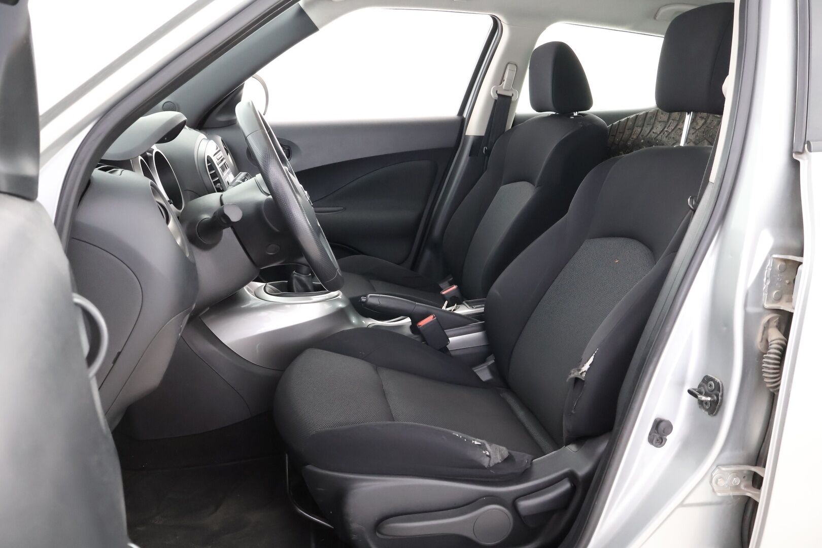 Nissan Juke 2011 1,6L Pure Drive Visia 2WD 5MT - MYYDÄÄN HUUTOKAUPAT.COM!
