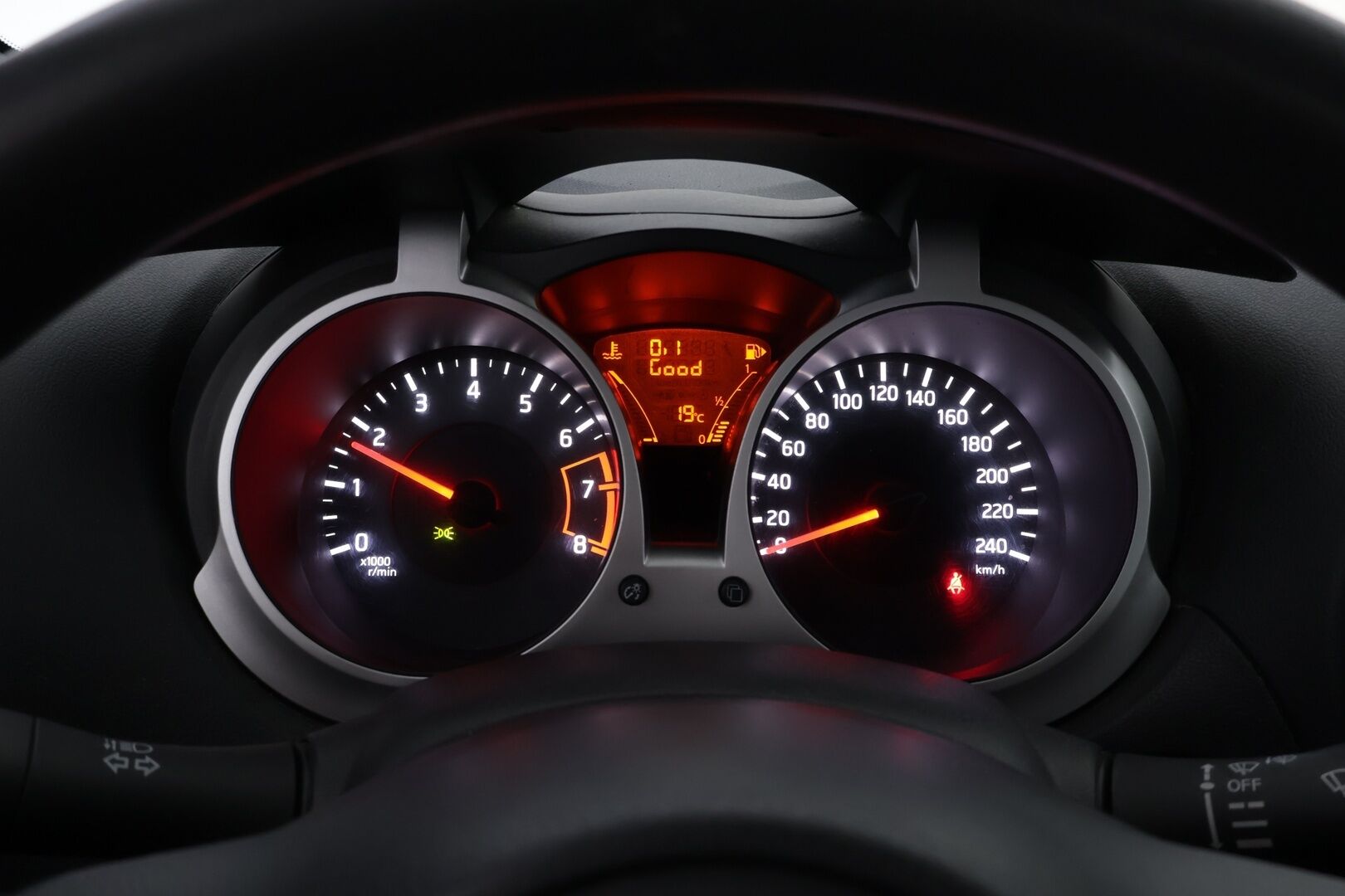 Nissan Juke 2011 1,6L Pure Drive Visia 2WD 5MT - MYYDÄÄN HUUTOKAUPAT.COM!