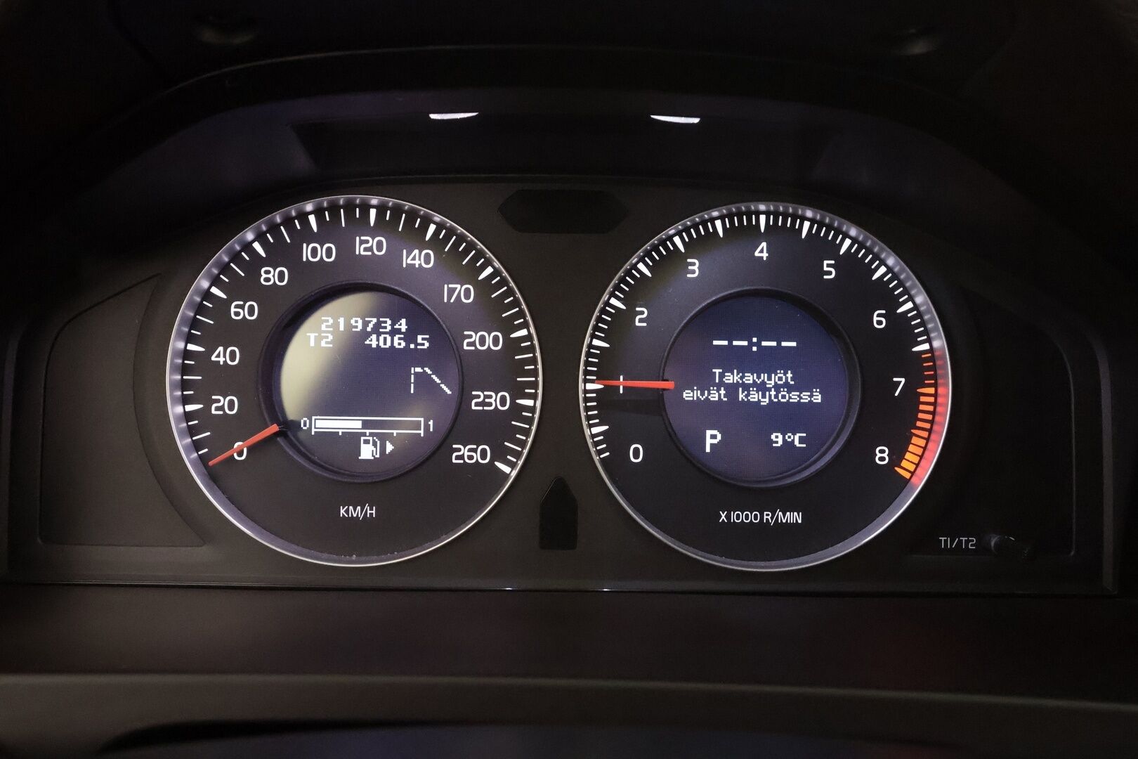 Volvo V60 2011 2,0T Momentum aut * YritysOutlet - Myydään vain yrityksille * - * Suomi-auto / ACC / P.tutka / Koukku / Kaistavahti / Nahat / BLIS *