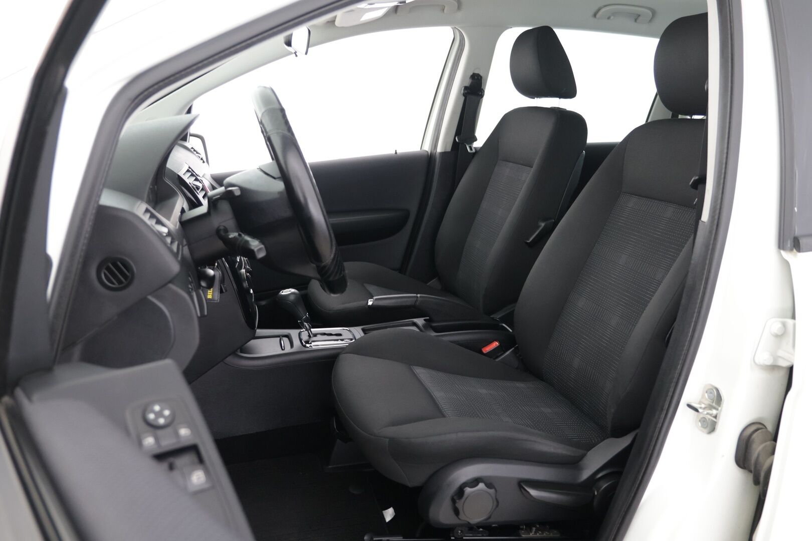 Mercedes-Benz A 2010 160 5D A Business | Vakkari | Kahdet Renkaat | Merkkihuollettu - Tässä on erittäin harvinainen ja siisti A Mersu yksilö.