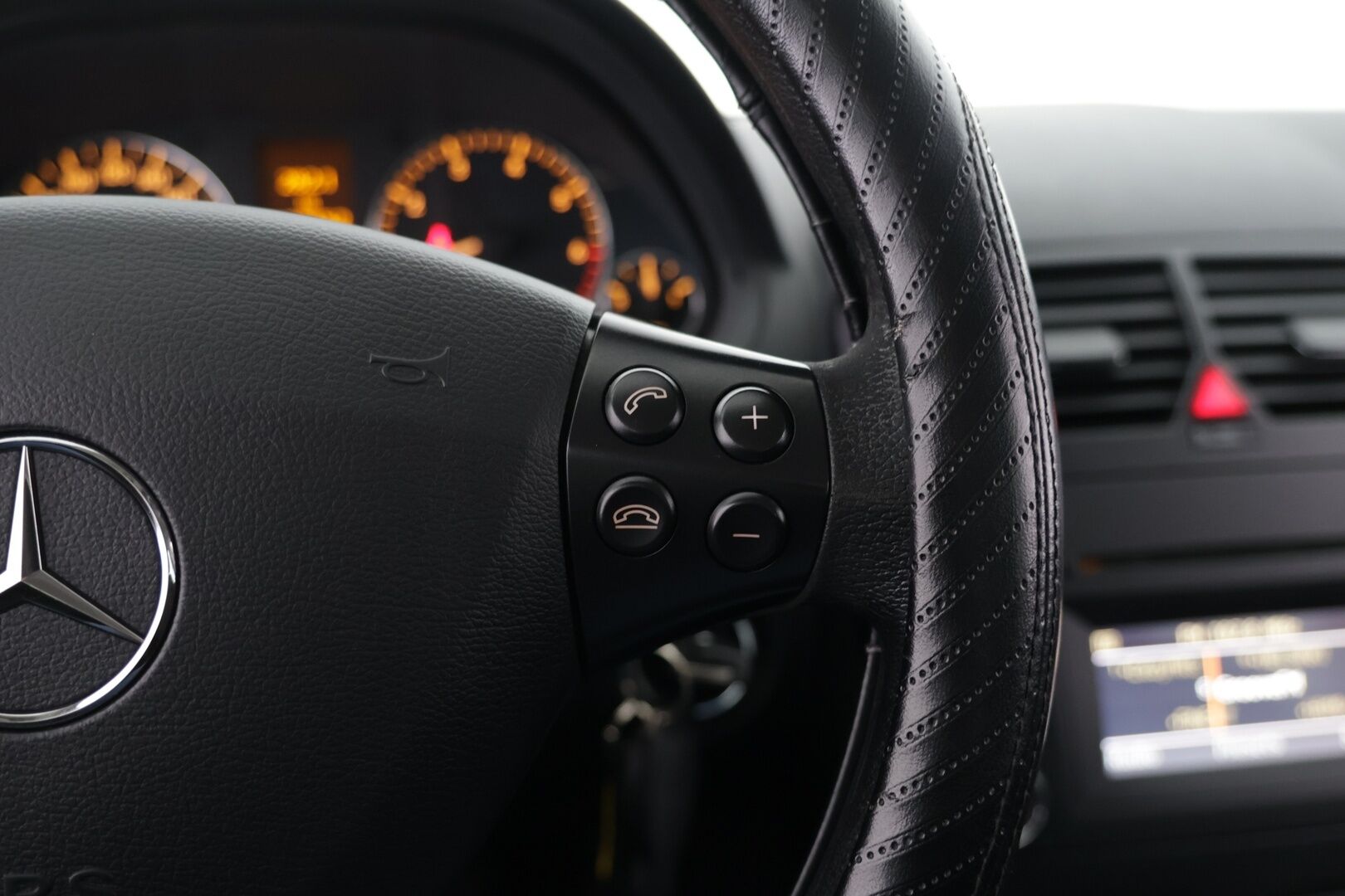 Mercedes-Benz A 2010 160 5D A Business | Vakkari | Kahdet Renkaat | Merkkihuollettu - Tässä on erittäin harvinainen ja siisti A Mersu yksilö.
