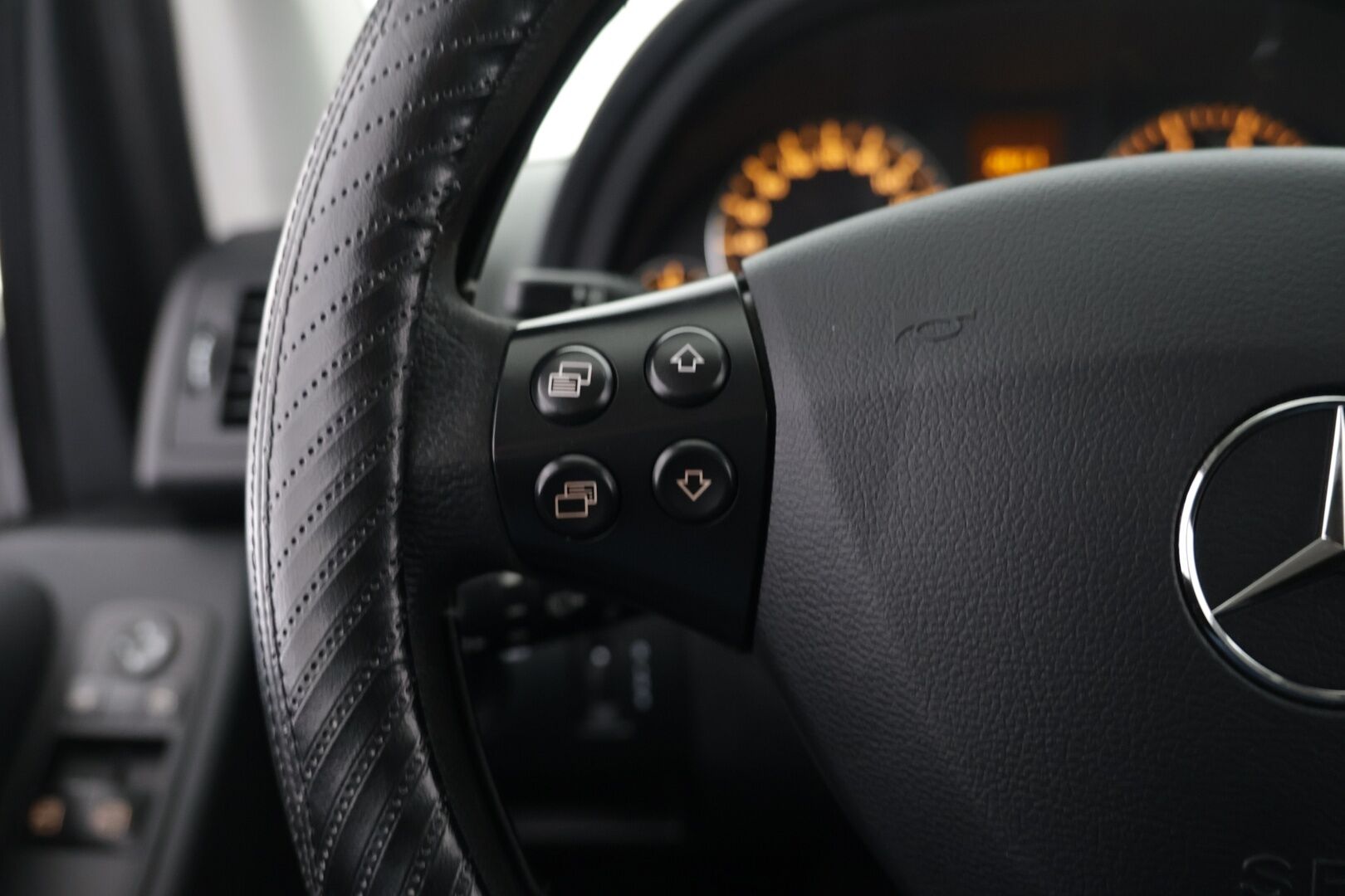 Mercedes-Benz A 2010 160 5D A Business | Vakkari | Kahdet Renkaat | Merkkihuollettu - Tässä on erittäin harvinainen ja siisti A Mersu yksilö.