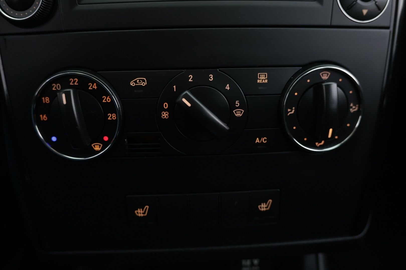 Mercedes-Benz A 2010 160 5D A Business | Vakkari | Kahdet Renkaat | Merkkihuollettu - Tässä on erittäin harvinainen ja siisti A Mersu yksilö.