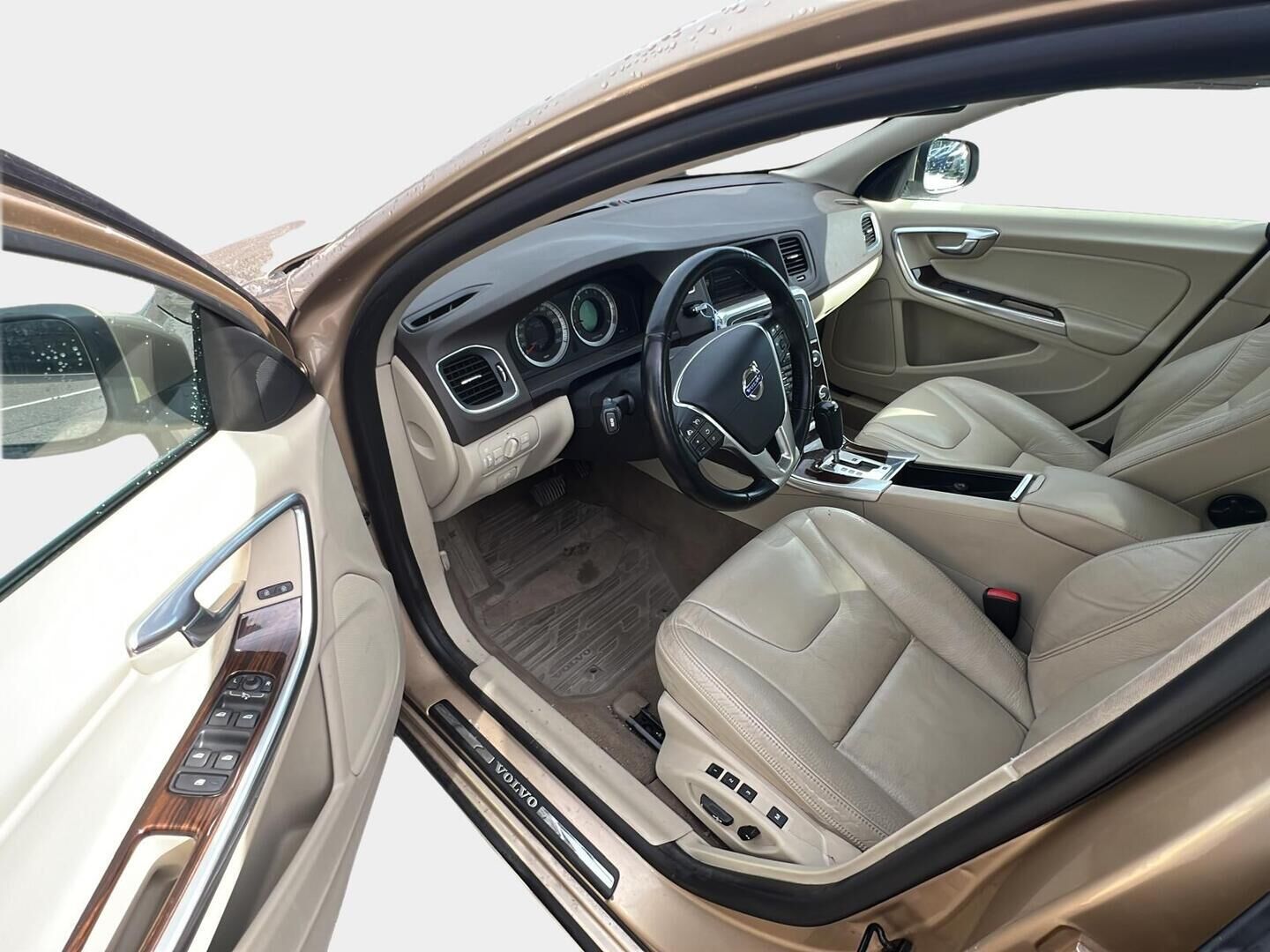 Volvo S60 2011 2,0T Summum aut -  Koukku | Nahkasisusta | High Perf Audio | Aktiiviset Xenon | 