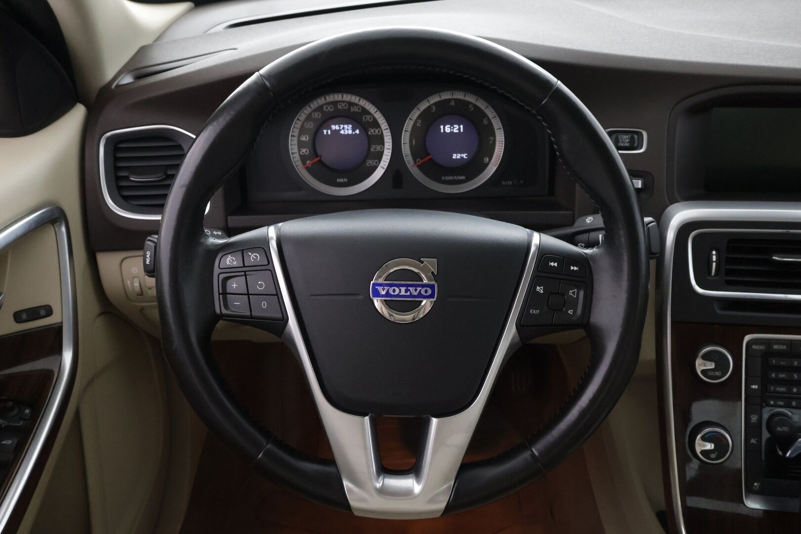 Volvo S60 2011 2,0T Summum aut -  Koukku | Nahkasisusta | High Perf Audio | Aktiiviset Xenon | 