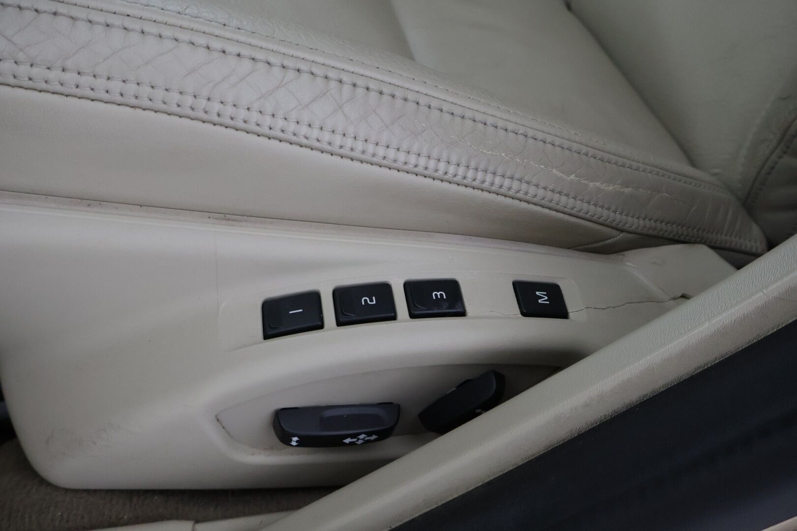 Volvo S60 2011 2,0T Summum aut -  Koukku | Nahkasisusta | High Perf Audio | Aktiiviset Xenon | 