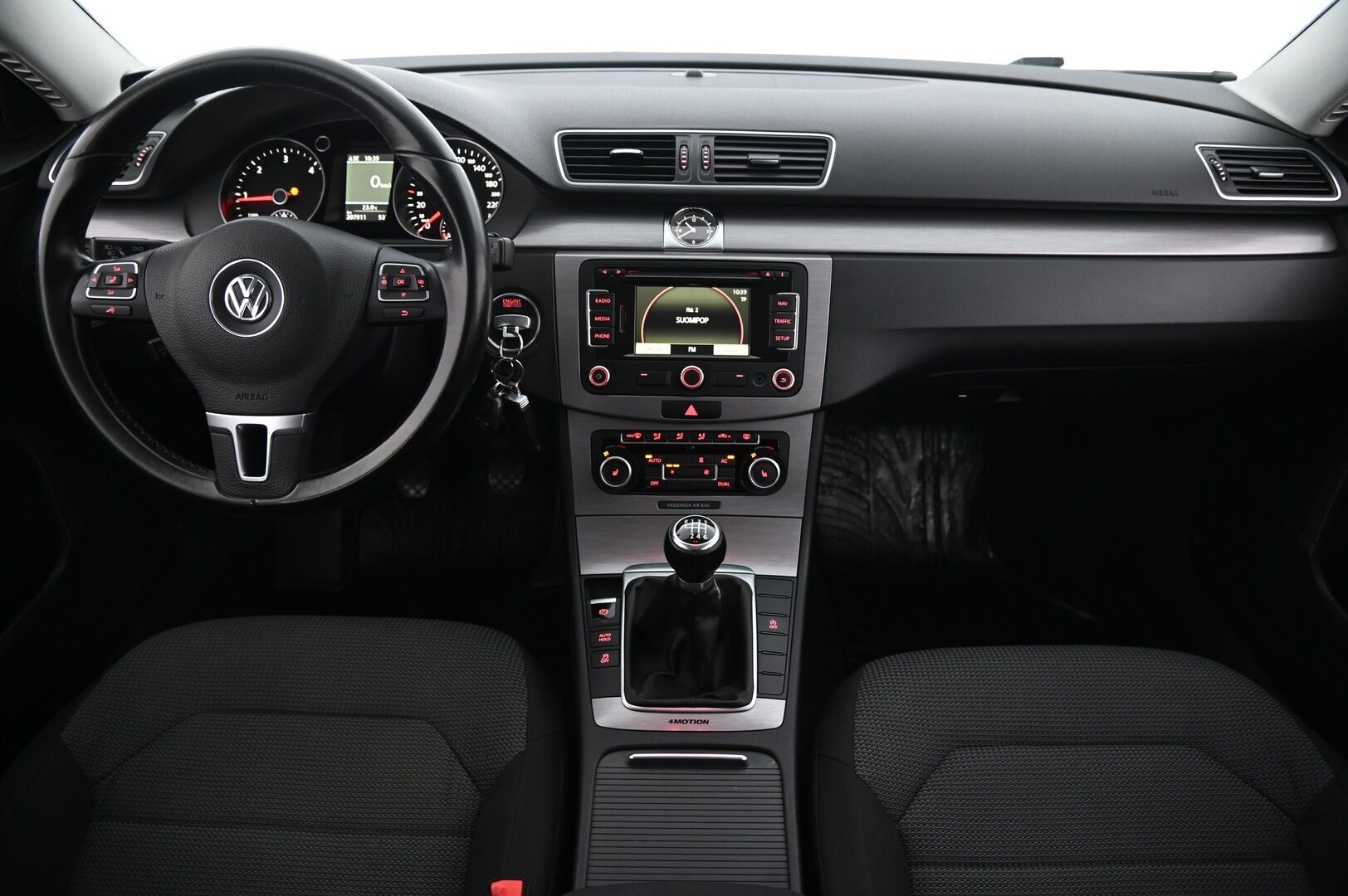 Volkswagen Passat 2012 Variant Comfortline 2,0 TDI 103 kW (140 hv) BlueMotion Technology 4MOTION *Suomi-Auto / Koukku / Navi / Webasto * - *Juuri saapunut! / 2X Renkaat / P-Tutkat*