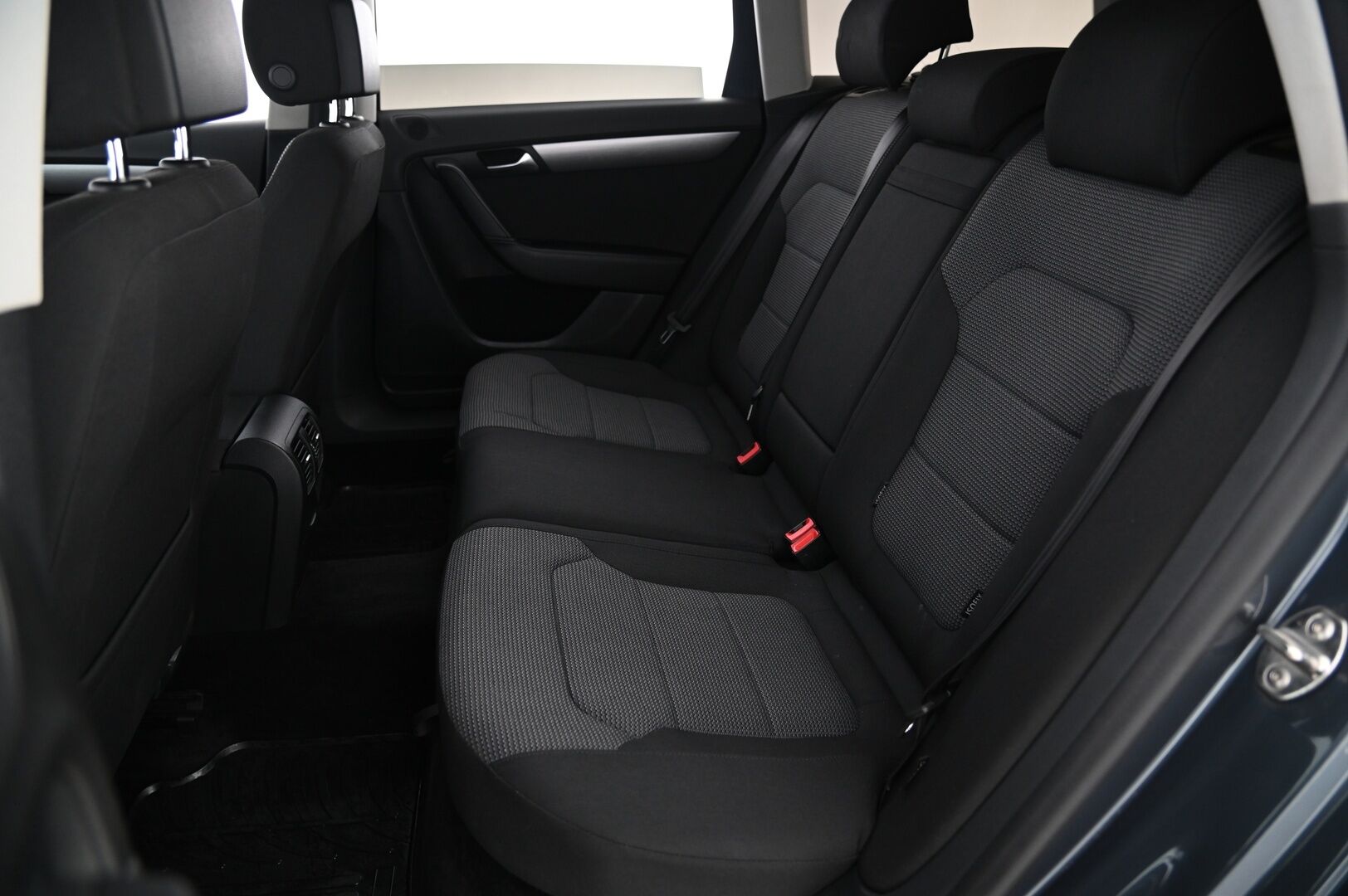 Volkswagen Passat 2012 Variant Comfortline 2,0 TDI 103 kW (140 hv) BlueMotion Technology 4MOTION *Suomi-Auto / Koukku / Navi / Webasto * - *Juuri saapunut! / 2X Renkaat / P-Tutkat*