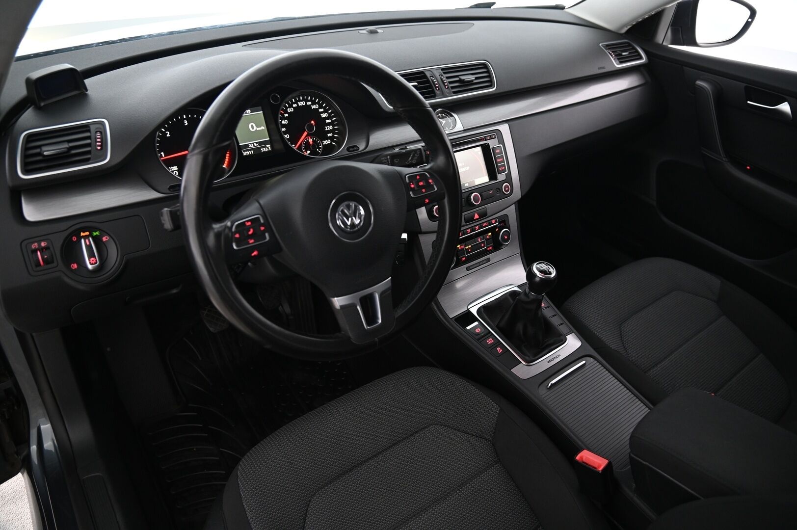 Volkswagen Passat 2012 Variant Comfortline 2,0 TDI 103 kW (140 hv) BlueMotion Technology 4MOTION *Suomi-Auto / Koukku / Navi / Webasto * - *Juuri saapunut! / 2X Renkaat / P-Tutkat*