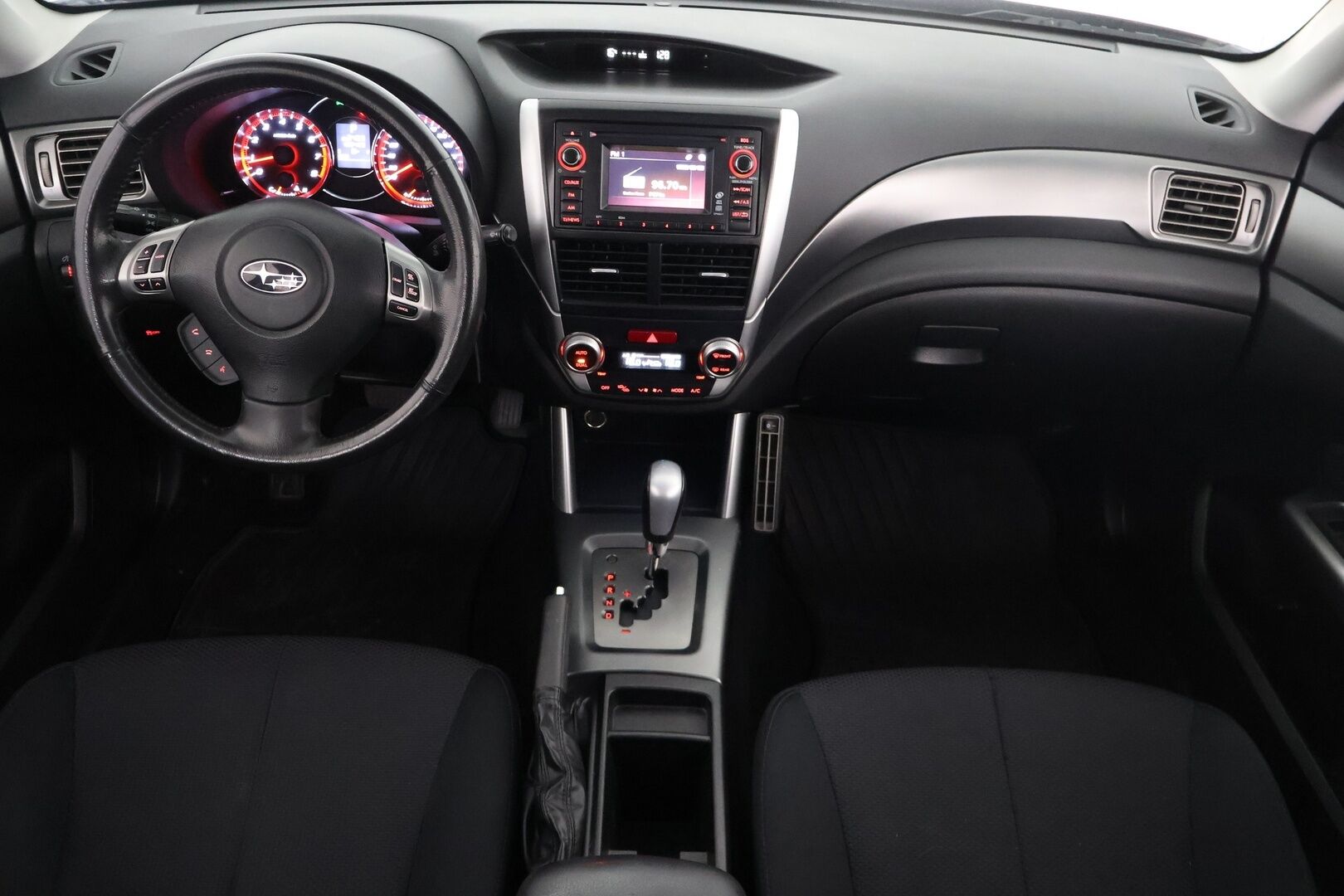 Subaru Forester 2012 2,0 XS WV AT - Suomi-Auto | Vakkari | Koukku | P. Kamera |