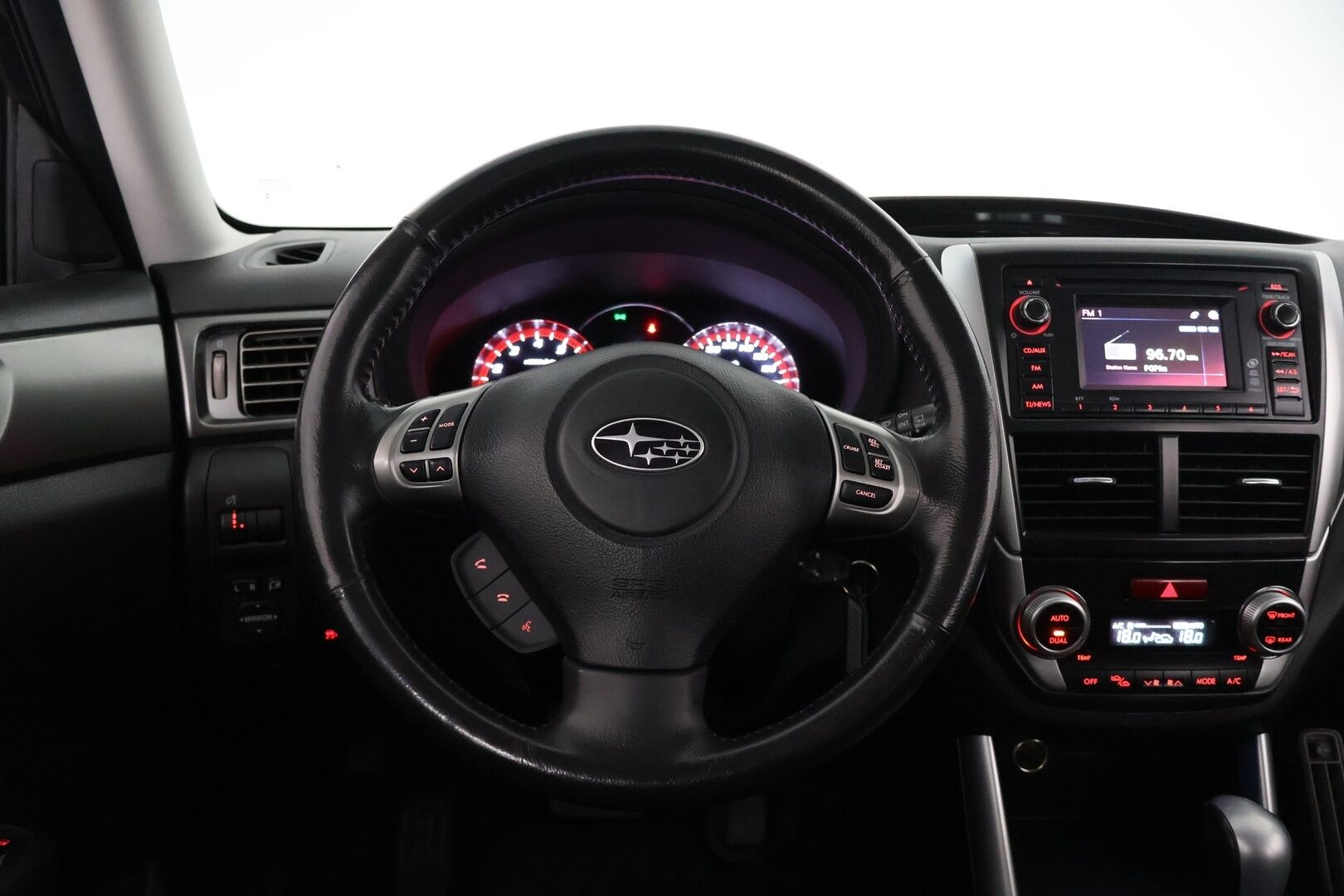 Subaru Forester 2012 2,0 XS WV AT - Suomi-Auto | Vakkari | Koukku | P. Kamera |