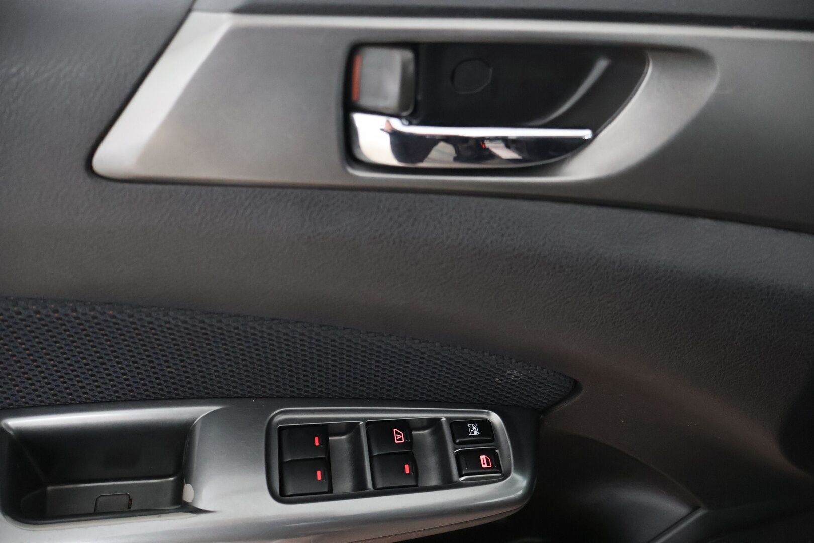 Subaru Forester 2012 2,0 XS WV AT - Suomi-Auto | Vakkari | Koukku | P. Kamera |