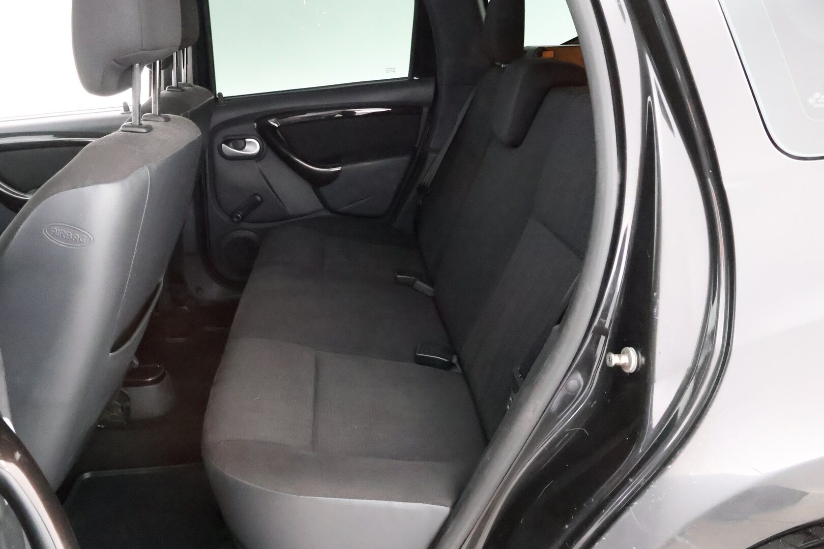 Dacia Duster 2011 4x2 1,6 16V Hi-Flex 105hv 5MT Laureate * Suomiauto / Ilmastointi / Lohko & Sisäpistoke / Penkinlämmittimet - 2x Renkaat / Juuri tullut Tampereelle!