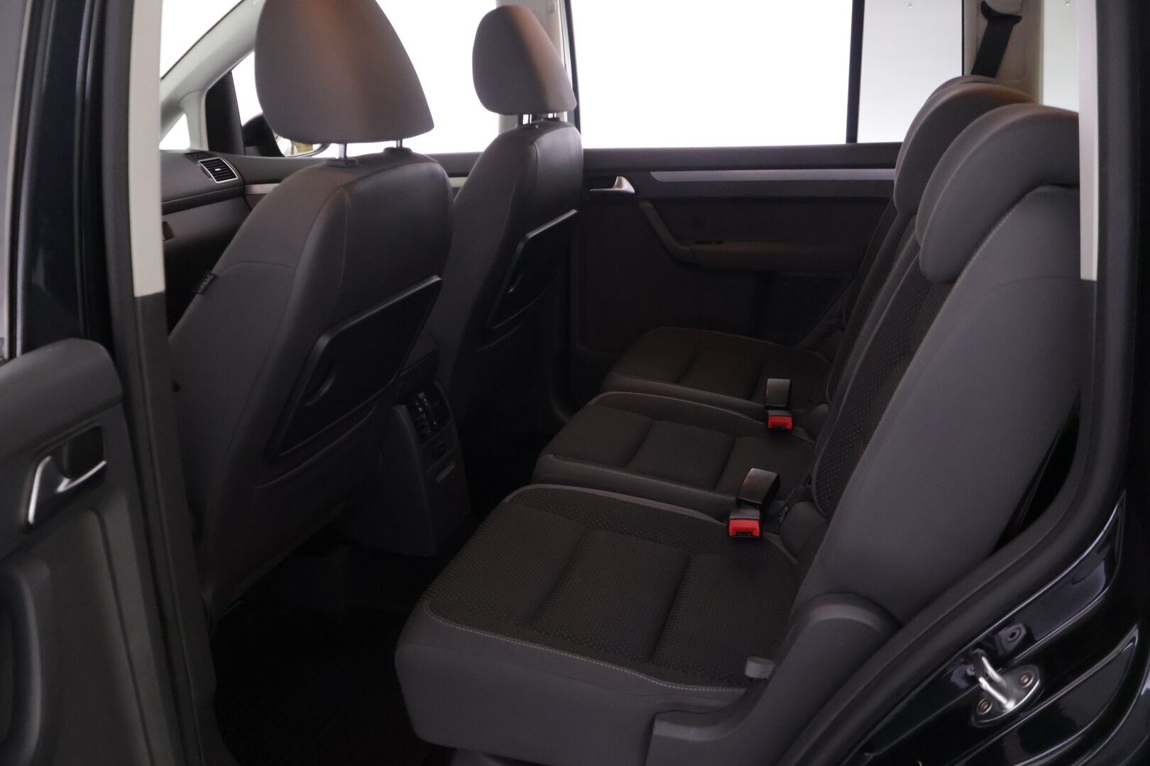 Volkswagen Touran 2012 1.4 TSI Comfortline 103kW 140hv DSG Autom. - Suomi-auto | 7P | Panorama | Webasto | Xenon-ajovalot | Pysäköinti tutkat edessä ja takana | Pysäköintiavustin | 2x renkaat & vanteet - KORKO VAIN 3,99 %
