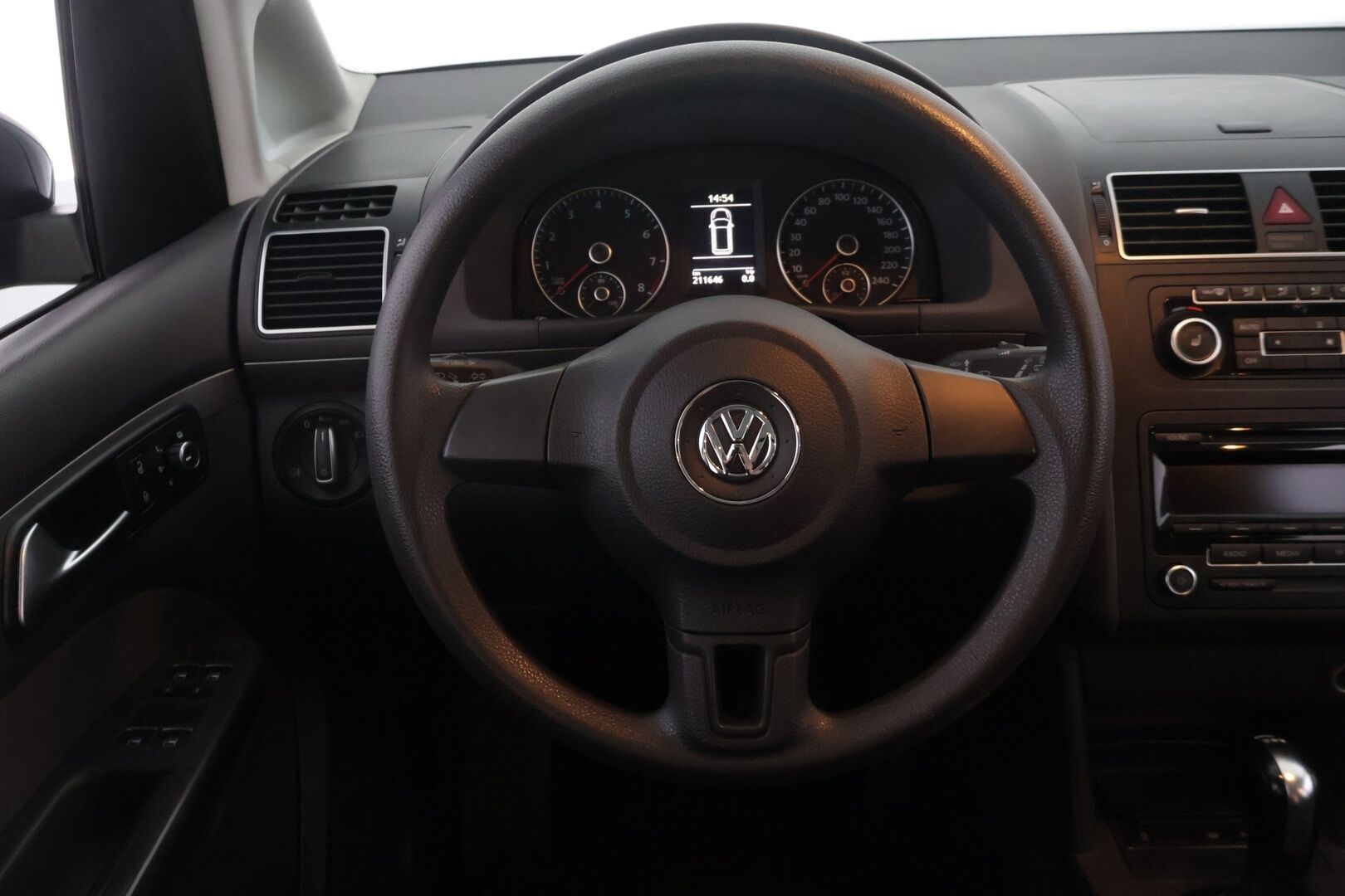 Volkswagen Touran 2012 1.4 TSI Comfortline 103kW 140hv DSG Autom. - Suomi-auto | 7P | Panorama | Webasto | Xenon-ajovalot | Pysäköinti tutkat edessä ja takana | Pysäköintiavustin | 2x renkaat & vanteet - KORKO VAIN 3,99 %