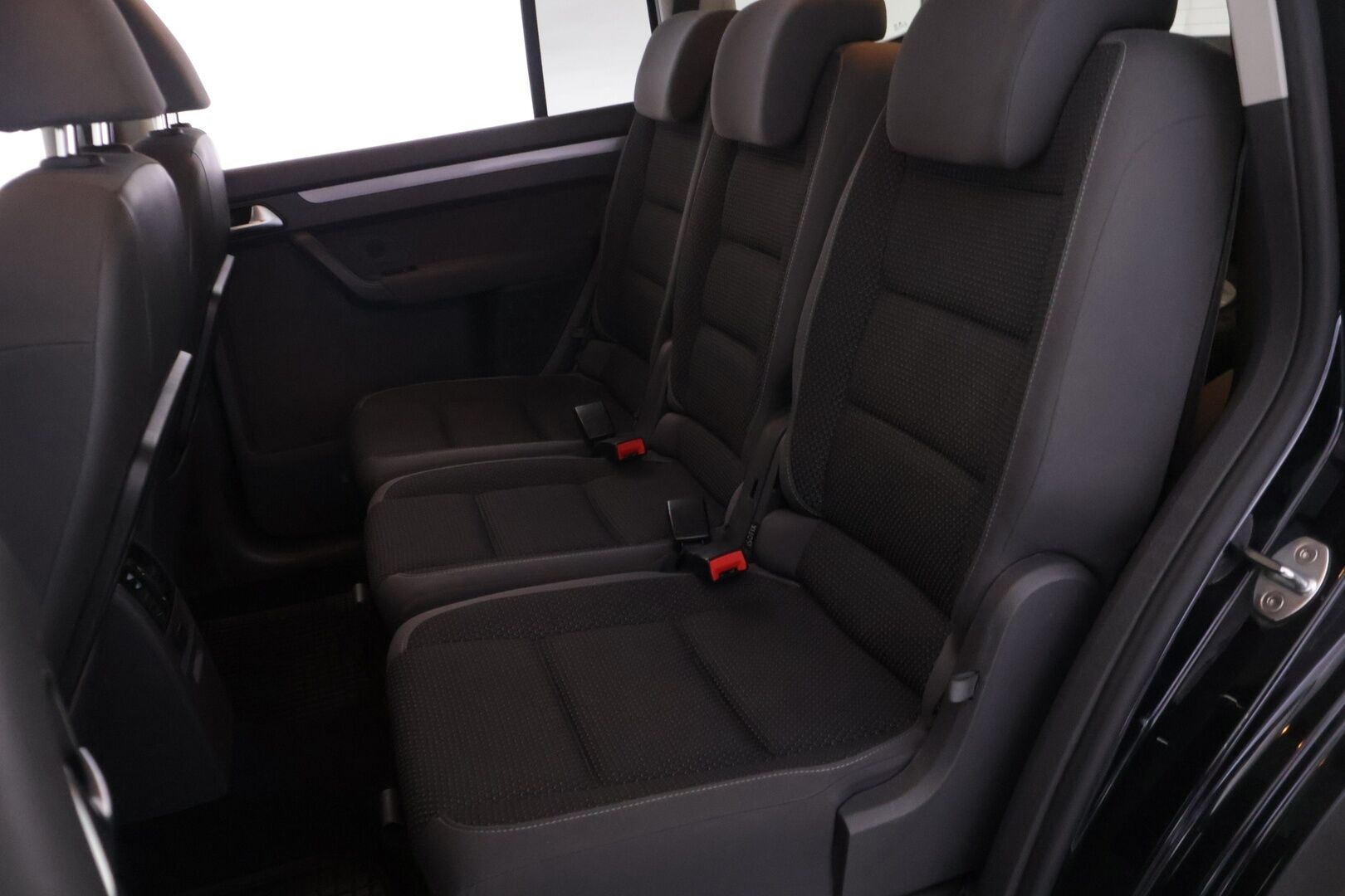 Volkswagen Touran 2012 1.4 TSI Comfortline 103kW 140hv DSG Autom. - Suomi-auto | 7P | Panorama | Webasto | Xenon-ajovalot | Pysäköinti tutkat edessä ja takana | Pysäköintiavustin | 2x renkaat & vanteet - KORKO VAIN 3,99 %