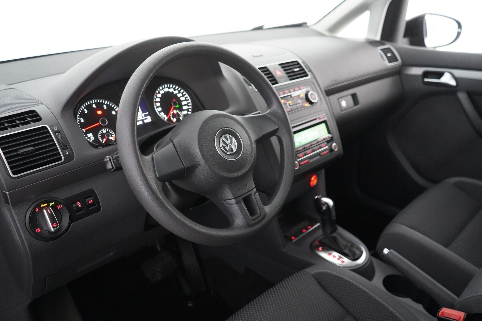 Volkswagen Touran 2012 1.4 TSI Comfortline 103kW 140hv DSG Autom. - Suomi-auto | 7P | Panorama | Webasto | Xenon-ajovalot | Pysäköinti tutkat edessä ja takana | Pysäköintiavustin | 2x renkaat & vanteet - KORKO VAIN 3,99 %