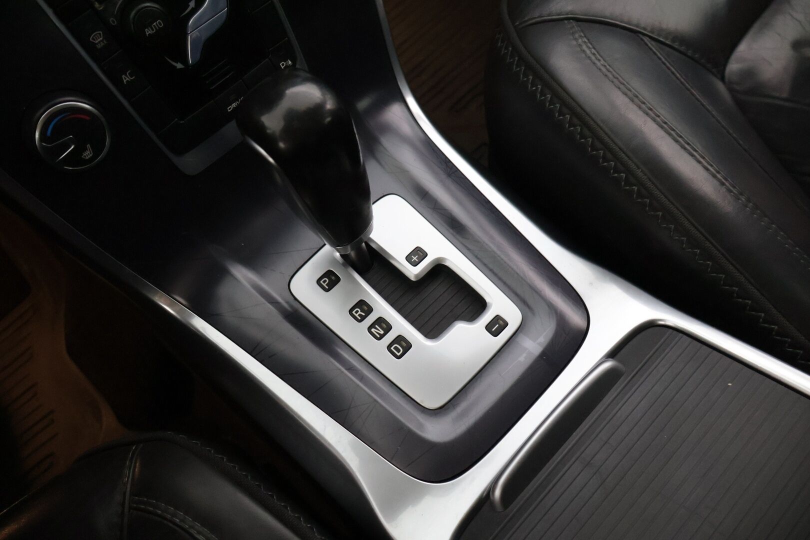 Volvo V70 2012 1,6D DRIVe Ocean Race Business aut**YritysOutlet - Myydään vain yrityksille / Tutka / nahkapenkit / Bluetooth * - *YritysOutlet - Myydään vain yrityksille* Suomi-auto / Kestävällä koneella *