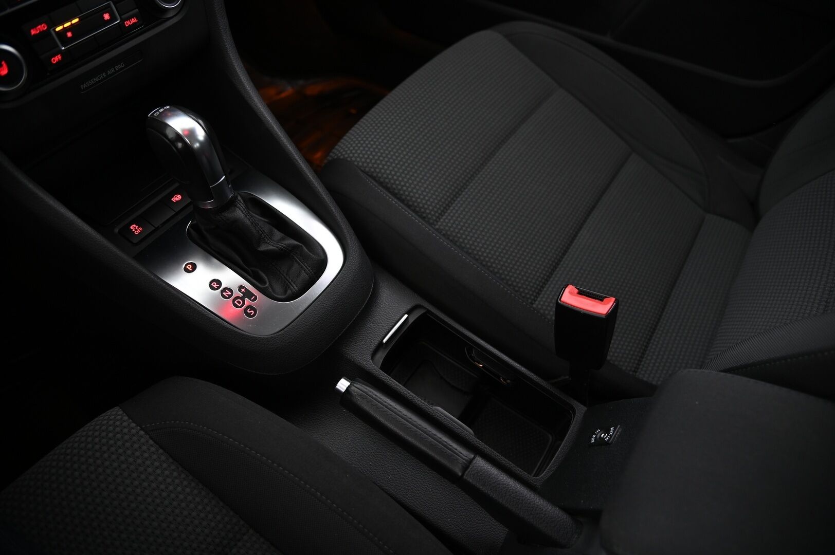 Volkswagen Golf 2012 Variant Comfortline 1,4 TSI 90 kW DSG-automaatti - Vakkari | Lohkolämmitin | Xenon | P.tutkat | 2x Renkaat ja Vanteet