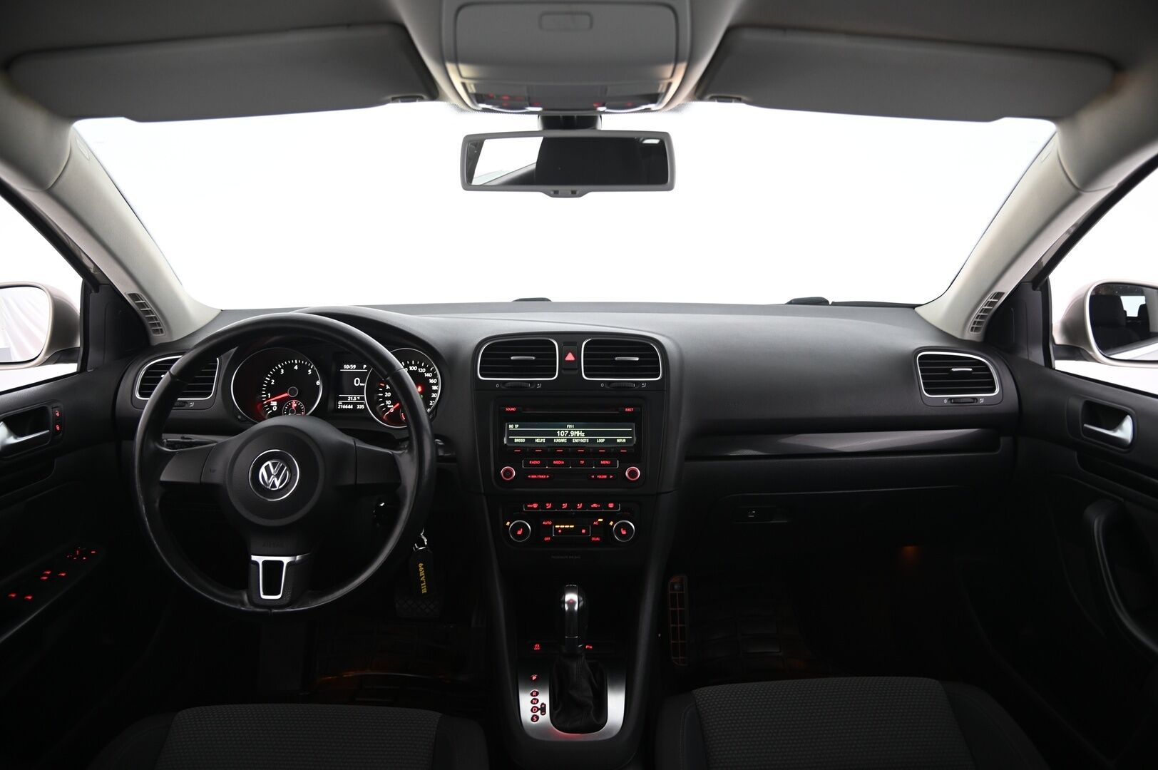 Volkswagen Golf 2012 Variant Comfortline 1,4 TSI 90 kW DSG-automaatti - Vakkari | Lohkolämmitin | Xenon | P.tutkat | 2x Renkaat ja Vanteet