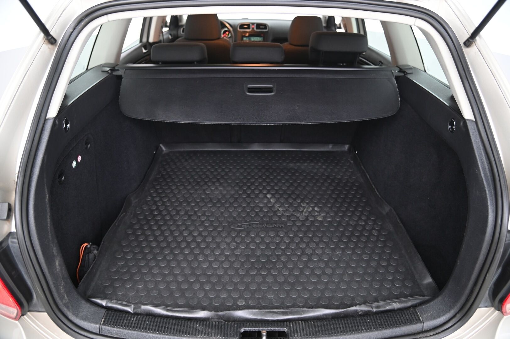 Volkswagen Golf 2012 Variant Comfortline 1,4 TSI 90 kW DSG-automaatti - Vakkari | Lohkolämmitin | Xenon | P.tutkat | 2x Renkaat ja Vanteet