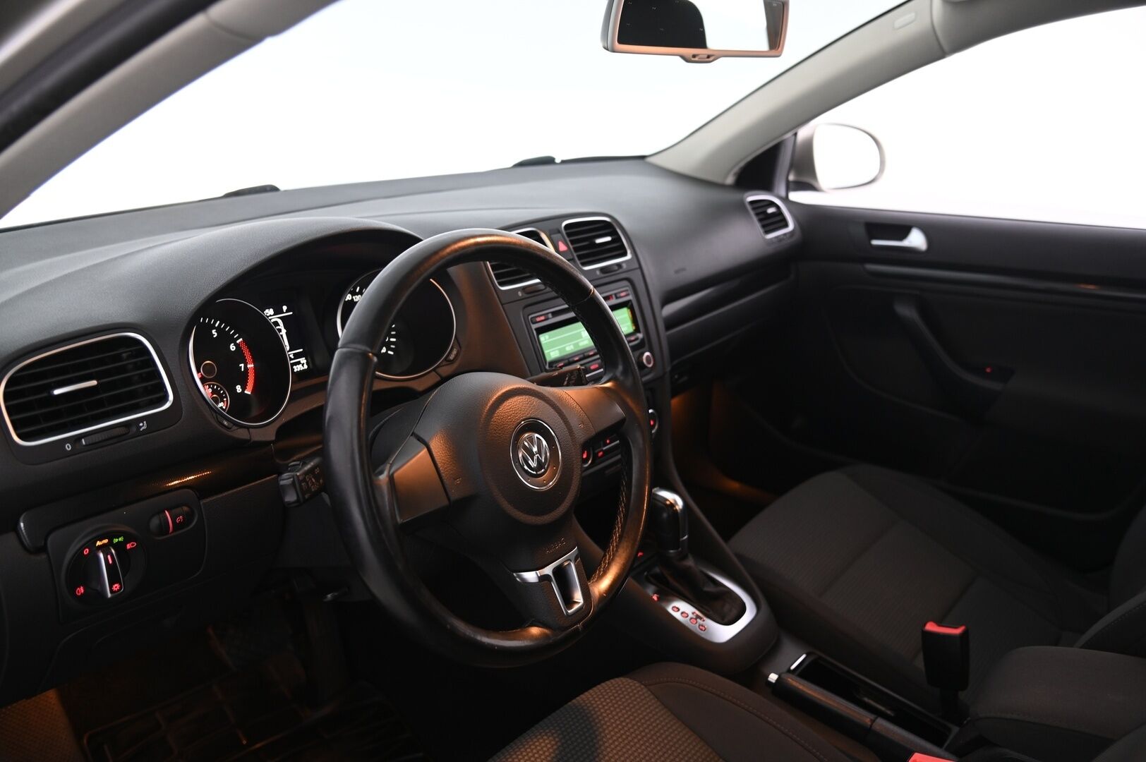 Volkswagen Golf 2012 Variant Comfortline 1,4 TSI 90 kW DSG-automaatti - Vakkari | Lohkolämmitin | Xenon | P.tutkat | 2x Renkaat ja Vanteet