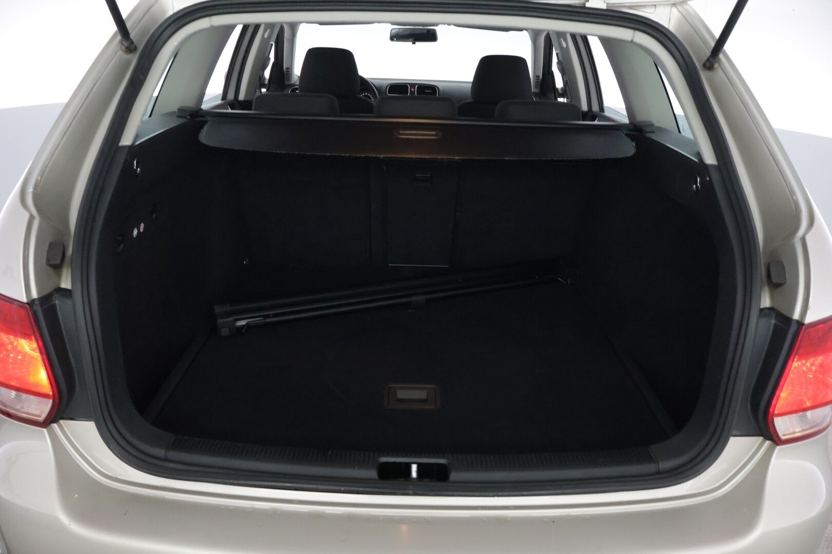 Volkswagen Golf 2012 Variant Comfortline 1,4 TSI 90 kW (122 hv) */ 2.om Suomi-auto / Vakkari / Ilmastointi / Huoltokirja / 2x renkaat /* - *Jakoketju vaihdettu 02/23 / Juuri katsastettu / 2x renkaat*