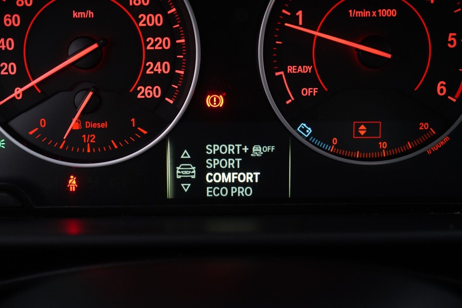 BMW 118 2012 F20 TwinPower Turbo Business  *Vakkari / Lohko / Tutka / Sporttipenkit* - Suomi-auto / Kahdet renkaat BMW:n alumiinivanteilla / Säännöllinen huoltohistoria