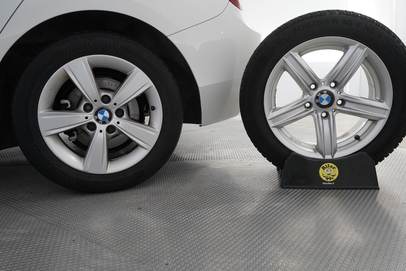 BMW 118 2012 F20 TwinPower Turbo Business  *Vakkari / Lohko / Tutka / Sporttipenkit* - Suomi-auto / Kahdet renkaat BMW:n alumiinivanteilla / Säännöllinen huoltohistoria
