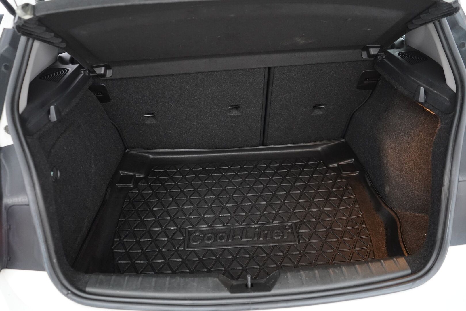 BMW 118 2012 F20 TwinPower Turbo Business  *Vakkari / Lohko / Tutka / Sporttipenkit* - Suomi-auto / Kahdet renkaat BMW:n alumiinivanteilla / Säännöllinen huoltohistoria