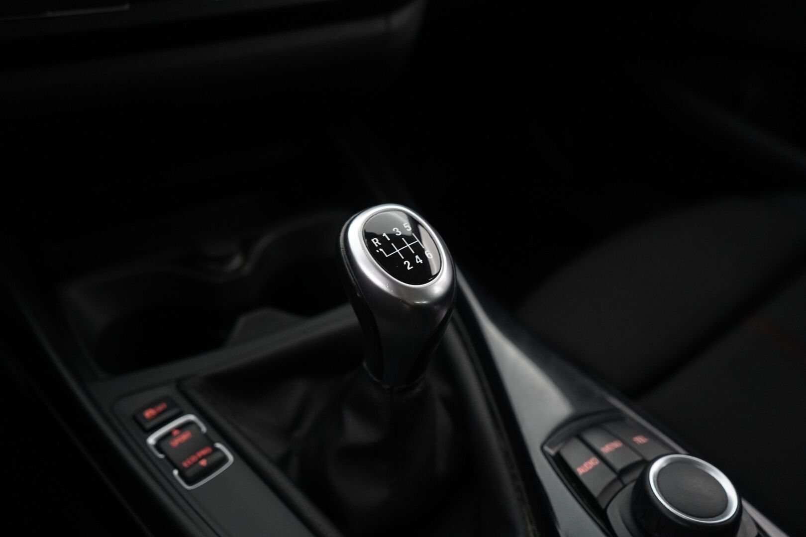 BMW 118 2012 F20 TwinPower Turbo Business  *Vakkari / Lohko / Tutka / Sporttipenkit* - Suomi-auto / Kahdet renkaat BMW:n alumiinivanteilla / Säännöllinen huoltohistoria