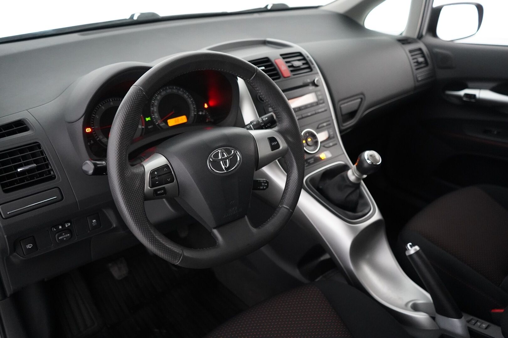 Toyota Auris 2012 1,6 Valvematic Style Edition 5ov *Koukku / Lohko / Vakkari / Automaattinen ilmastointi* - Täydellinen merkkiliikkeen huoltokirja / Viimeisin huolto 62tkm / Kahdet OEM vanteet / Juuri katsastettu
