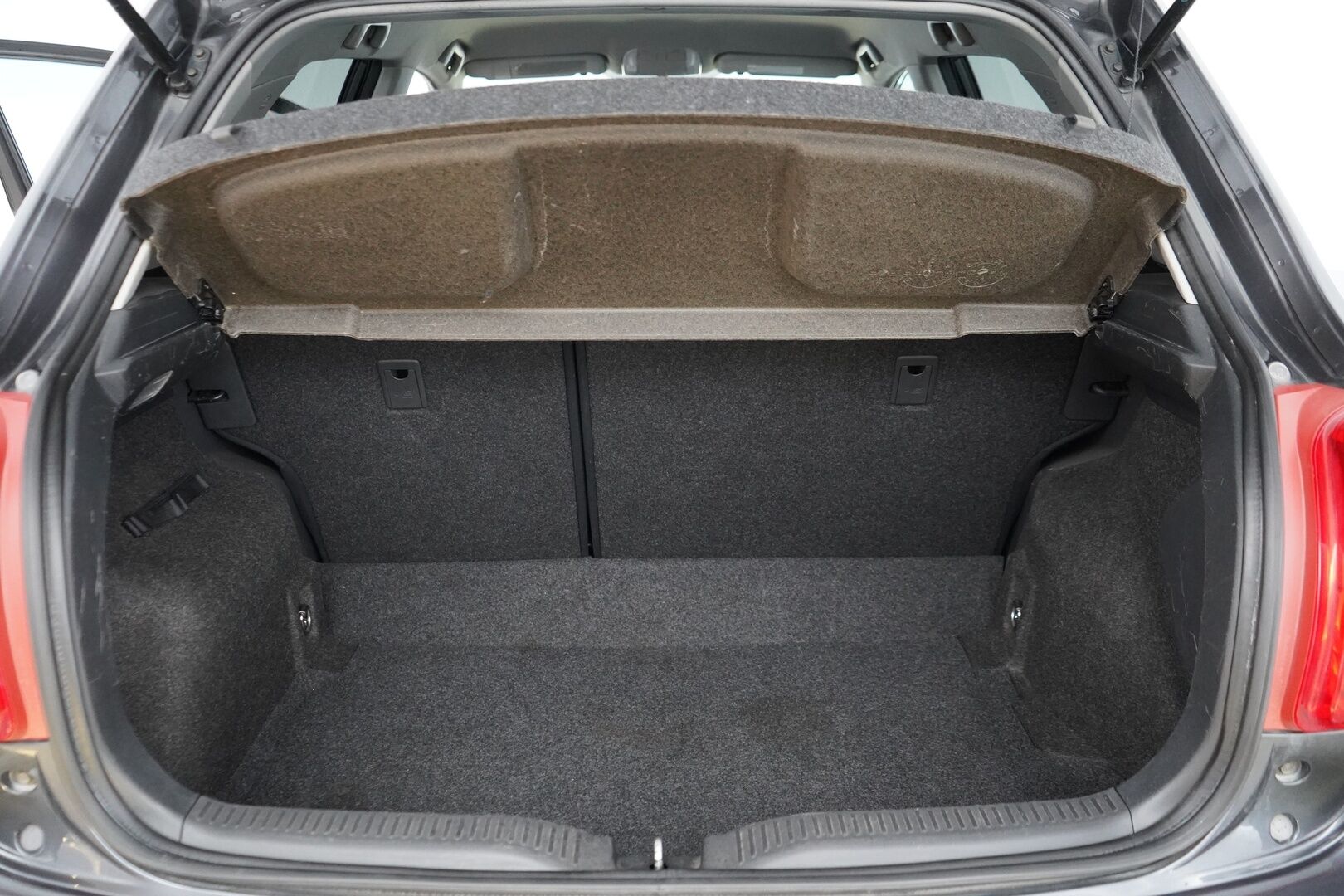 Toyota Auris 2012 1,6 Valvematic Style Edition 5ov *Koukku / Lohko / Vakkari / Automaattinen ilmastointi* - Täydellinen merkkiliikkeen huoltokirja / Viimeisin huolto 62tkm / Kahdet OEM vanteet / Juuri katsastettu