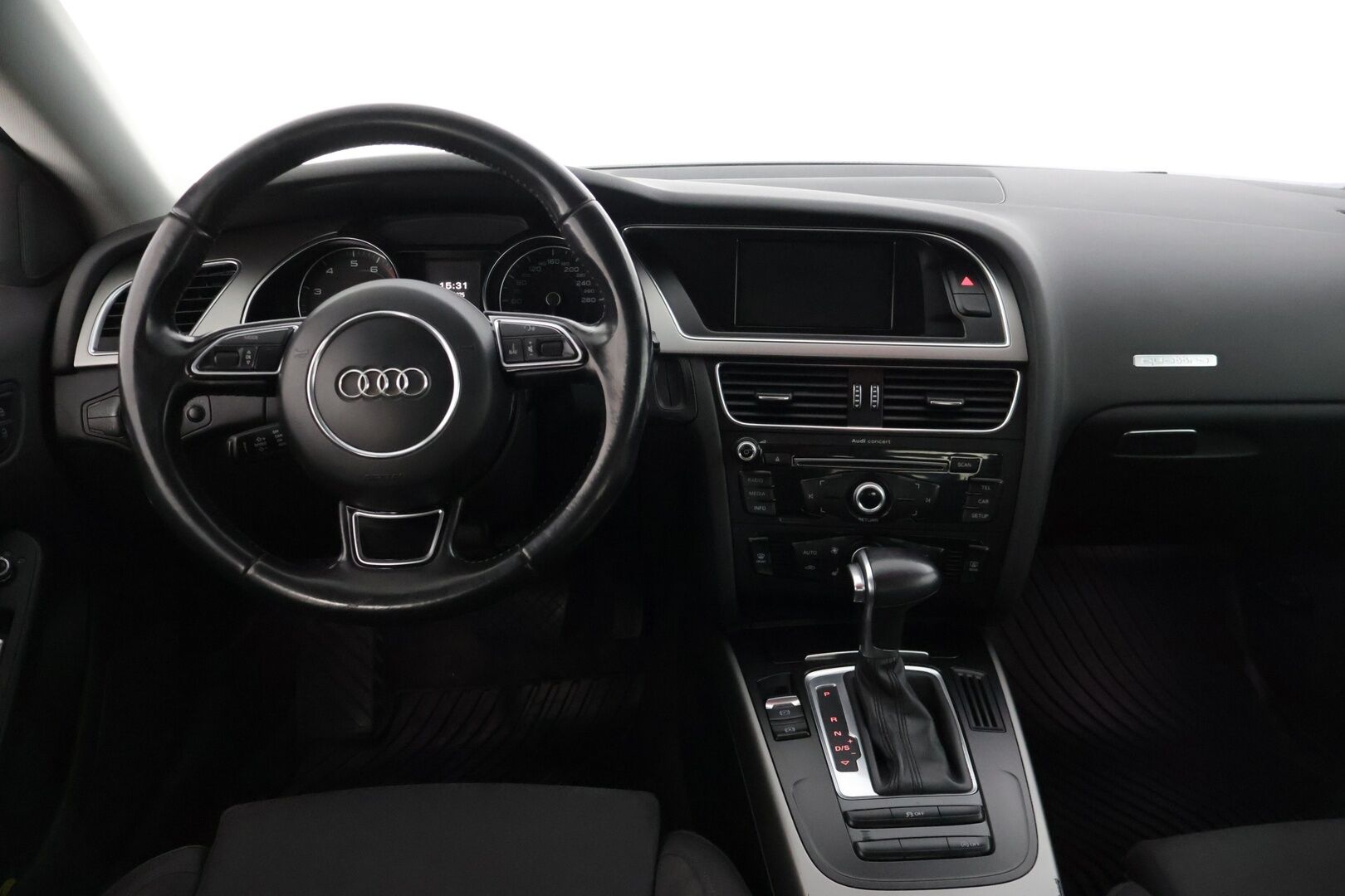 Audi A5 2013 Sportback Business 2,0 TFSI 155 kW quattro S tronic-autom. *  Vakkari / Koukku / Tutkat / Sporttipenkit * - Suomi-auto / 2x Audin vanteet / Juuri katsastettu! 