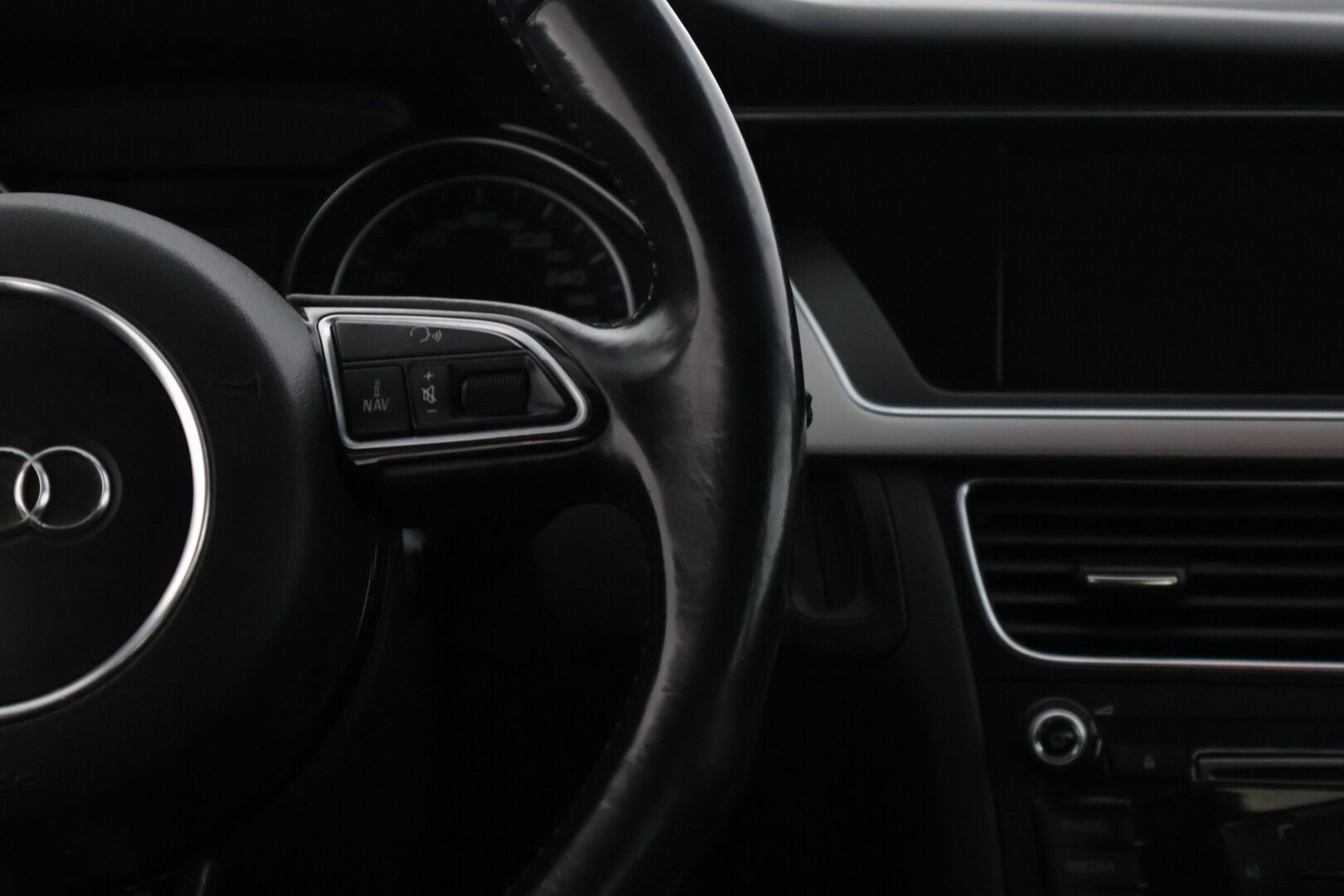 Audi A5 2013 Sportback Business 2,0 TFSI 155 kW quattro S tronic-autom. *  Vakkari / Koukku / Tutkat / Sporttipenkit * - Suomi-auto / 2x Audin vanteet / Juuri katsastettu! 