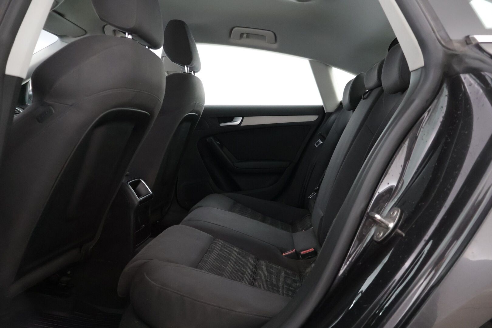 Audi A5 2013 Sportback Business 2,0 TFSI 155 kW quattro S tronic-autom. *  Vakkari / Koukku / Tutkat / Sporttipenkit * - Suomi-auto / 2x Audin vanteet / Juuri katsastettu! 