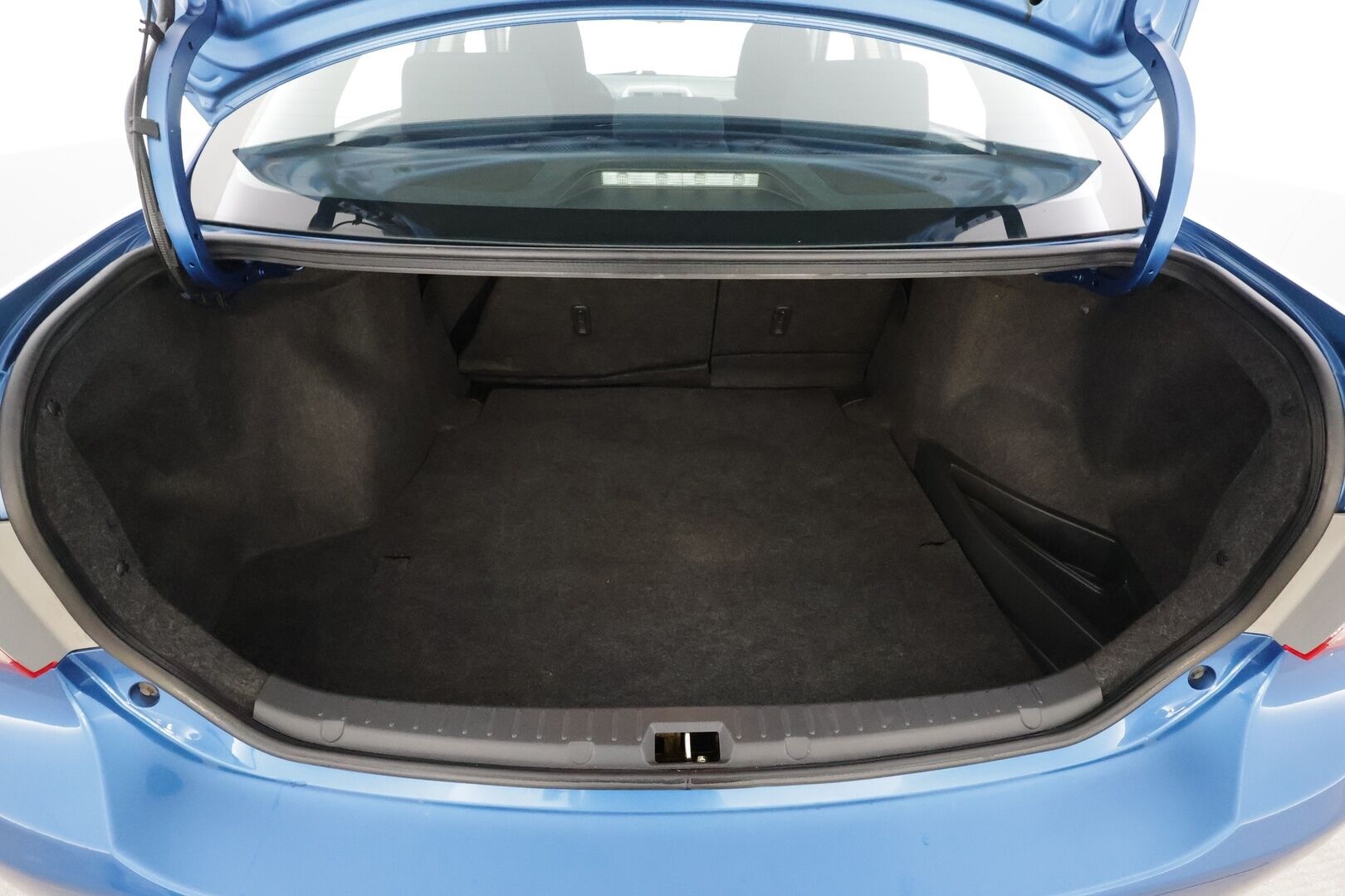 Toyota Corolla 2013 1,6 Valvematic Linea Sol * 1-om Suomi-auto / Vakkari / AC / Sähköpeilit / Lohkolämmitin * - Merkkihuollot / Kahdet renkaat - HULLUT AVAJAISHULINAT KORKOTARJOUS 3,29 %