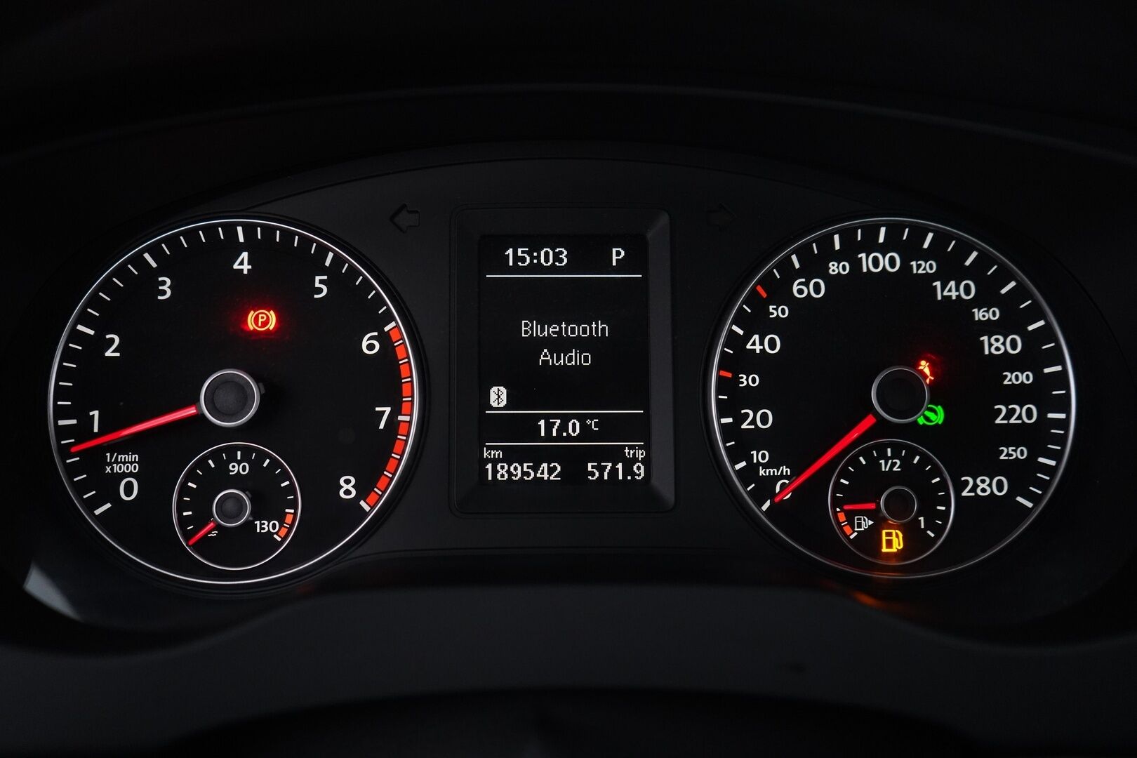Volkswagen Jetta 2013 1,4 TSI Highline Sedan  DSG *Lohko / Vakkari / Sporttipenkit / Tutkat * - Kahdet alumiinivanteet / Myydään huollettuna / SIISTI!