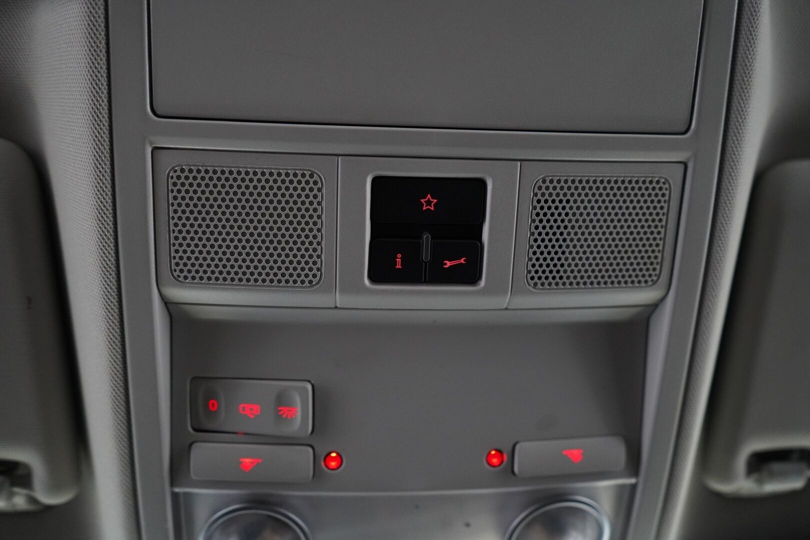 Volkswagen Jetta 2013 1,4 TSI Highline Sedan  DSG *Lohko / Vakkari / Sporttipenkit / Tutkat * - Kahdet alumiinivanteet / Myydään huollettuna / SIISTI!