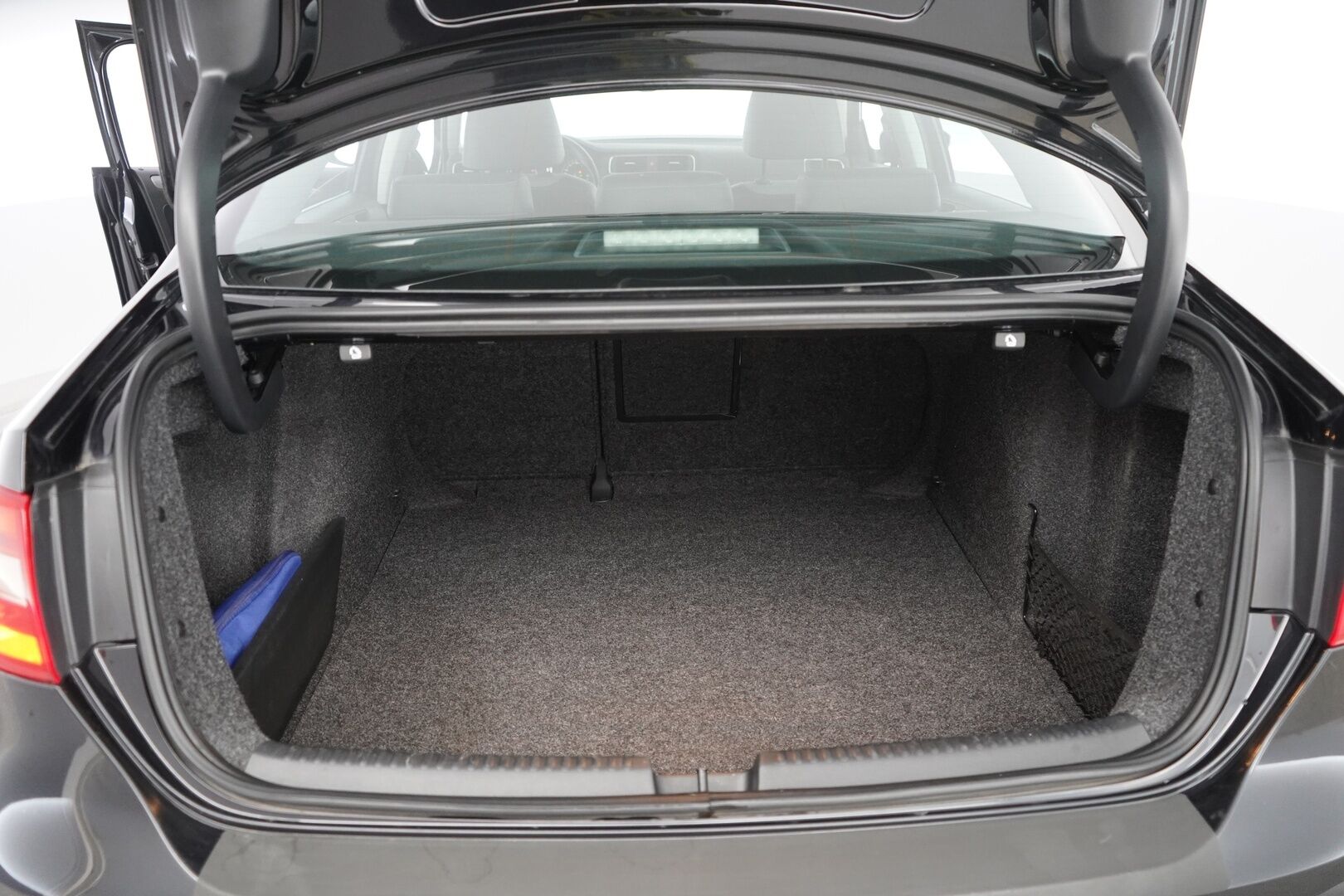 Volkswagen Jetta 2013 1,4 TSI Highline Sedan  DSG *Lohko / Vakkari / Sporttipenkit / Tutkat * - Kahdet alumiinivanteet / Myydään huollettuna / SIISTI!