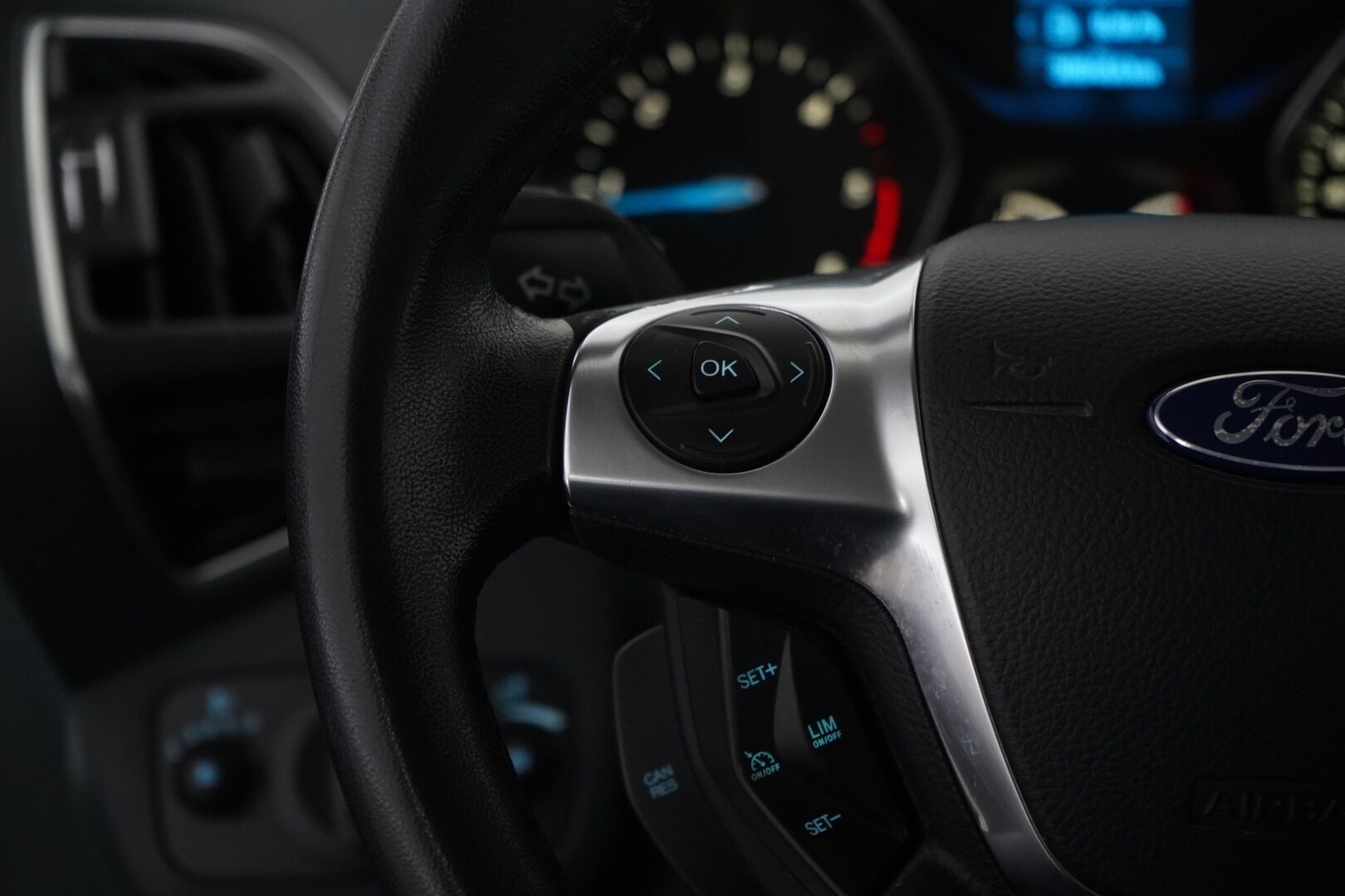 Ford C-MAX GRAND 2013 1.6 TDCi 115 hv Titanium M6 5-ovinen * MYYDÄÄN HUUTOKAUPAT.COM * - Webasto ajastimella / Seuraava katsastus 10/26 / 7-paikkainen