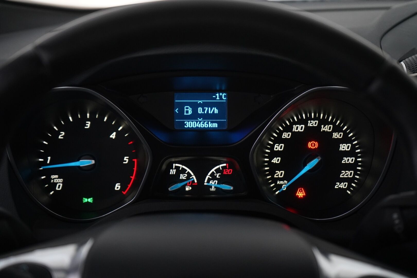 Ford Grand C-Max 2013 1.6 TDCi 115 hv Titanium M6 5-ovinen * - YritysOutlet - Myydään vain yrityksille * - Webasto ajastimella / Seuraava katsastus 10/26