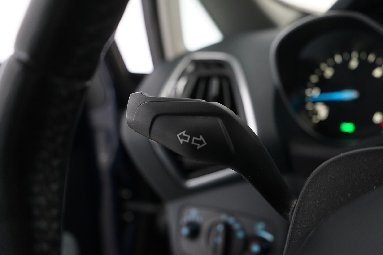 Ford C-MAX GRAND 2013 1.6 TDCi 115 hv Titanium M6 5-ovinen * MYYDÄÄN HUUTOKAUPAT.COM * - Webasto ajastimella / Seuraava katsastus 10/26 / 7-paikkainen