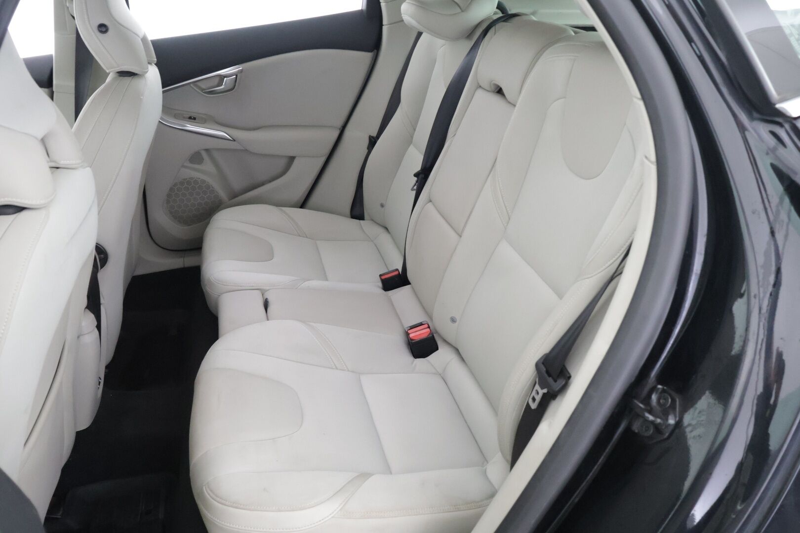 Volvo V40 2012 D2 Momentum Business - *Myydään huutokaupat.com* / Juuri huollettu! / Suomi-auto / Vakkari / PA-lisälämmitin / Xenon-valot / Aut. Ilmastointi / Penkinlämmittimet