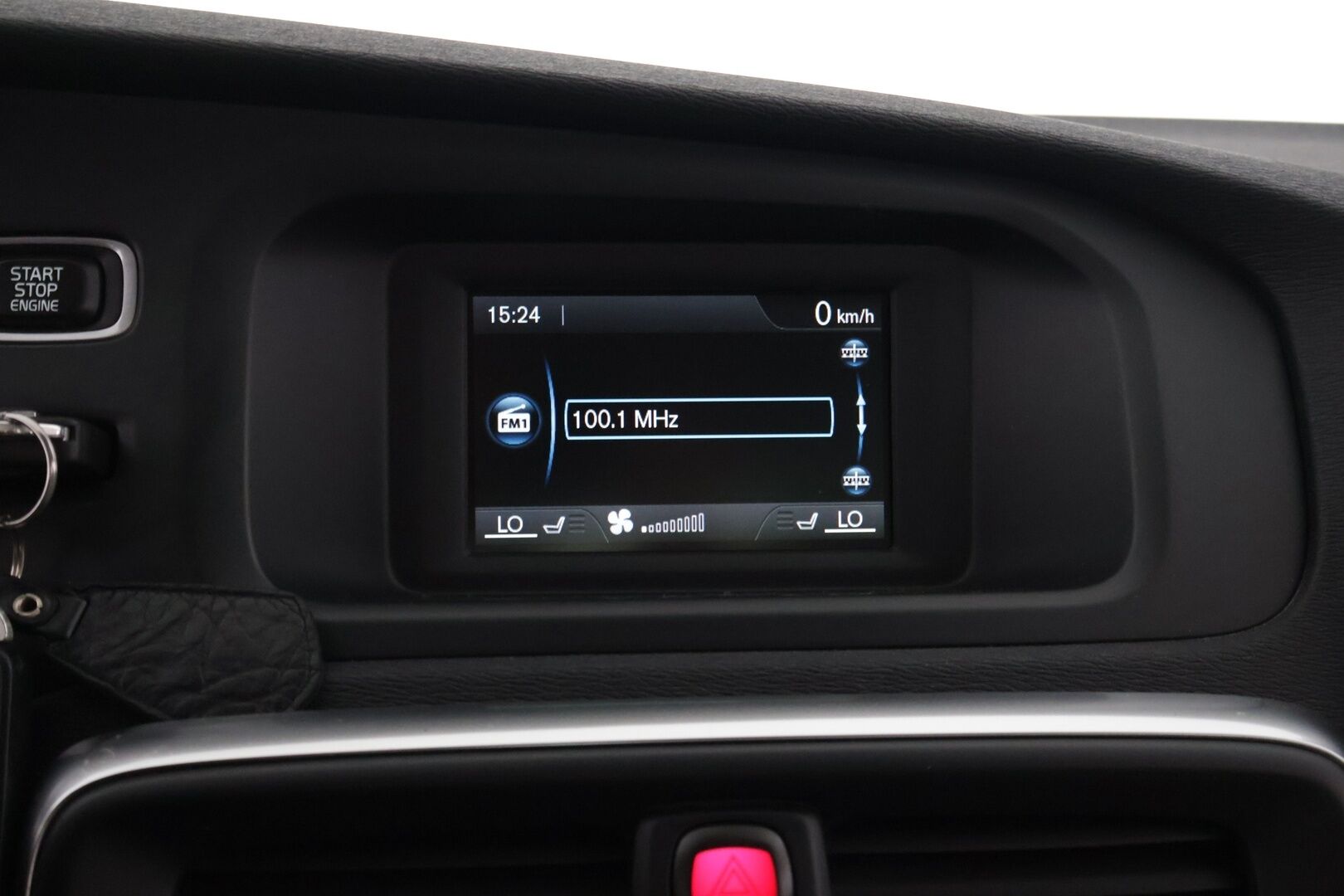 Volvo V40 2012 D2 Momentum Business - *Myydään huutokaupat.com* / Juuri huollettu! / Suomi-auto / Vakkari / PA-lisälämmitin / Xenon-valot / Aut. Ilmastointi / Penkinlämmittimet