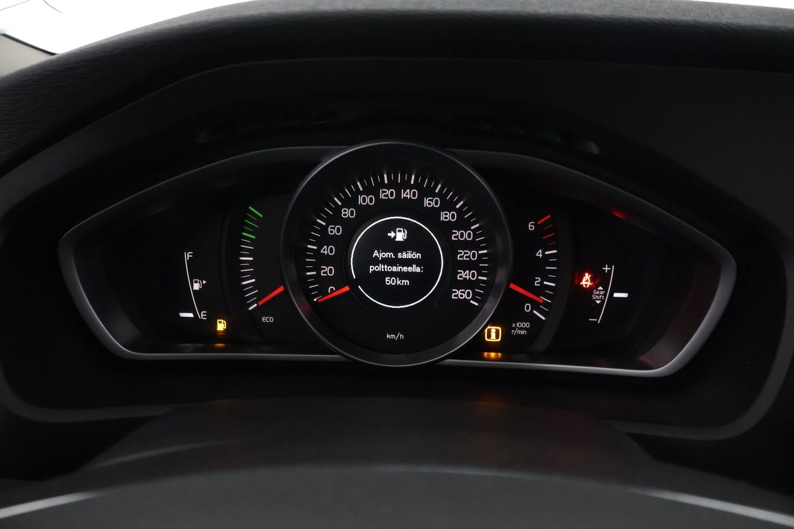 Volvo V40 2012 D2 Momentum Business - *Myydään huutokaupat.com* / Juuri huollettu! / Suomi-auto / Vakkari / PA-lisälämmitin / Xenon-valot / Aut. Ilmastointi / Penkinlämmittimet